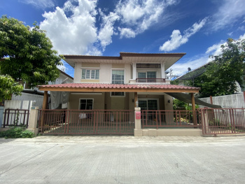 *****บ้านเดี่ยวมือสองนนทบุรี โครงการ พฤกษาวิลเลจ11 รัตนาธิเบศร์ เนื้อที่กว้างถึง 50.10 ตร.ว. ฟังก์ชัน 4 ห้องนอน 2 ห้องน้ำ 1 ที่จอดรถ แถมฟรี! เครื่องปรับอากาศ บนทำเลดี เดินทางสะดวก เชื่อมต่อถนนรัตนาธิเบศร์ และถนนราชพฤกษ์ ใกล้รถไฟฟ้าสายสีม่วง "สถานีบางรักน้อยท่าอิฐ" จองเลย!