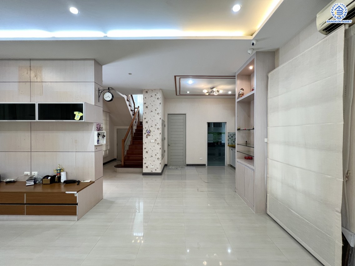 บ้านเดี่ยวมือสองนนทบุรี โครงการ เดอะซิตี้1 ปิ่นเกล้า-พระราม5-นครอินทร์ หลังมุม เนื้อที่ 64.80 ตร.ว. ฟังก์ชัน 3 ห้องนอน 3 ห้องน้ำ 2 ที่จอดรถ ทำเลดี เชื่อมต่อถนนนครอินทร์ ถนนกาญจนาภิเษก ถนนราชพฤกษ์ ใกล้รถไฟฟ้าสายสีม่วง "สถานีแยกติวานนท์" จองเลย...