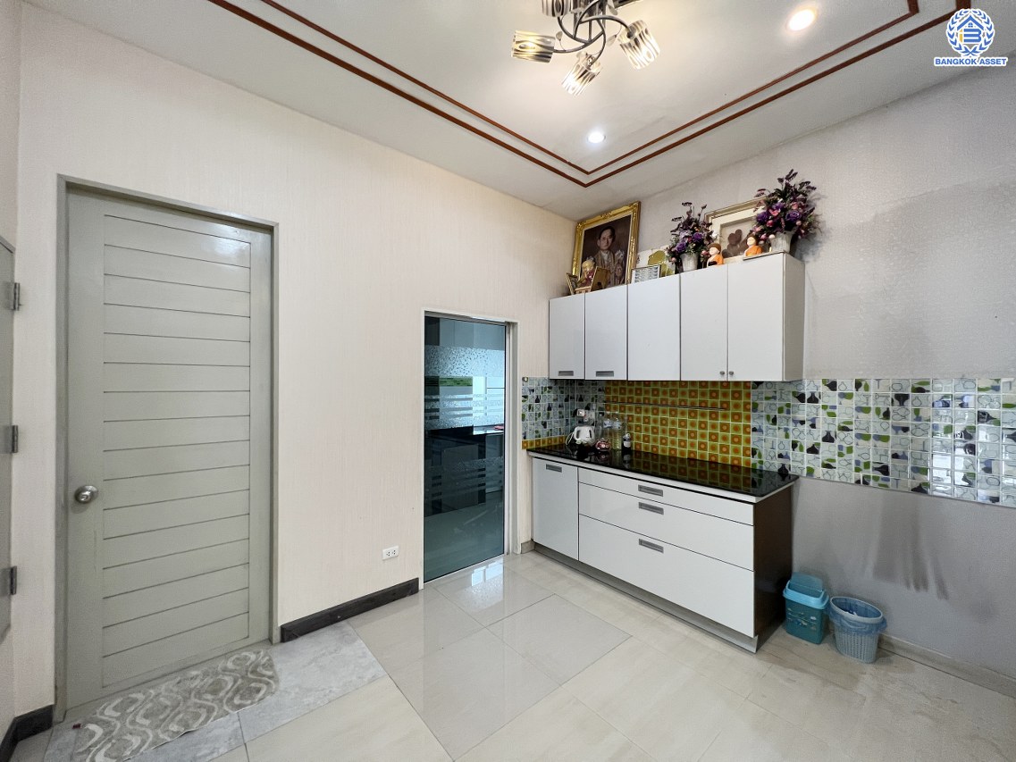 บ้านเดี่ยวมือสองนนทบุรี โครงการ เดอะซิตี้1 ปิ่นเกล้า-พระราม5-นครอินทร์ หลังมุม เนื้อที่ 64.80 ตร.ว. ฟังก์ชัน 3 ห้องนอน 3 ห้องน้ำ 2 ที่จอดรถ ทำเลดี เชื่อมต่อถนนนครอินทร์ ถนนกาญจนาภิเษก ถนนราชพฤกษ์ ใกล้รถไฟฟ้าสายสีม่วง "สถานีแยกติวานนท์" จองเลย...