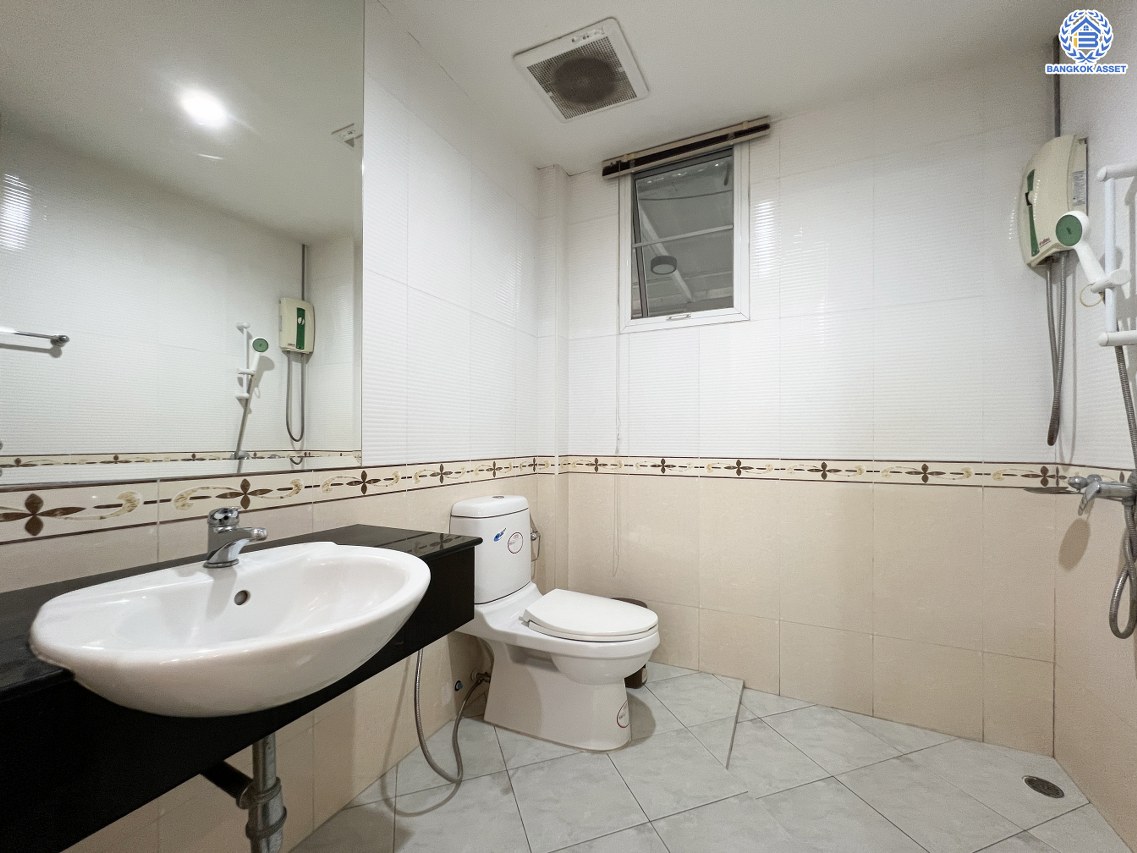 บ้านเดี่ยวมือสองนนทบุรี โครงการ เดอะซิตี้1 ปิ่นเกล้า-พระราม5-นครอินทร์ หลังมุม เนื้อที่ 64.80 ตร.ว. ฟังก์ชัน 3 ห้องนอน 3 ห้องน้ำ 2 ที่จอดรถ ทำเลดี เชื่อมต่อถนนนครอินทร์ ถนนกาญจนาภิเษก ถนนราชพฤกษ์ ใกล้รถไฟฟ้าสายสีม่วง "สถานีแยกติวานนท์" จองเลย...