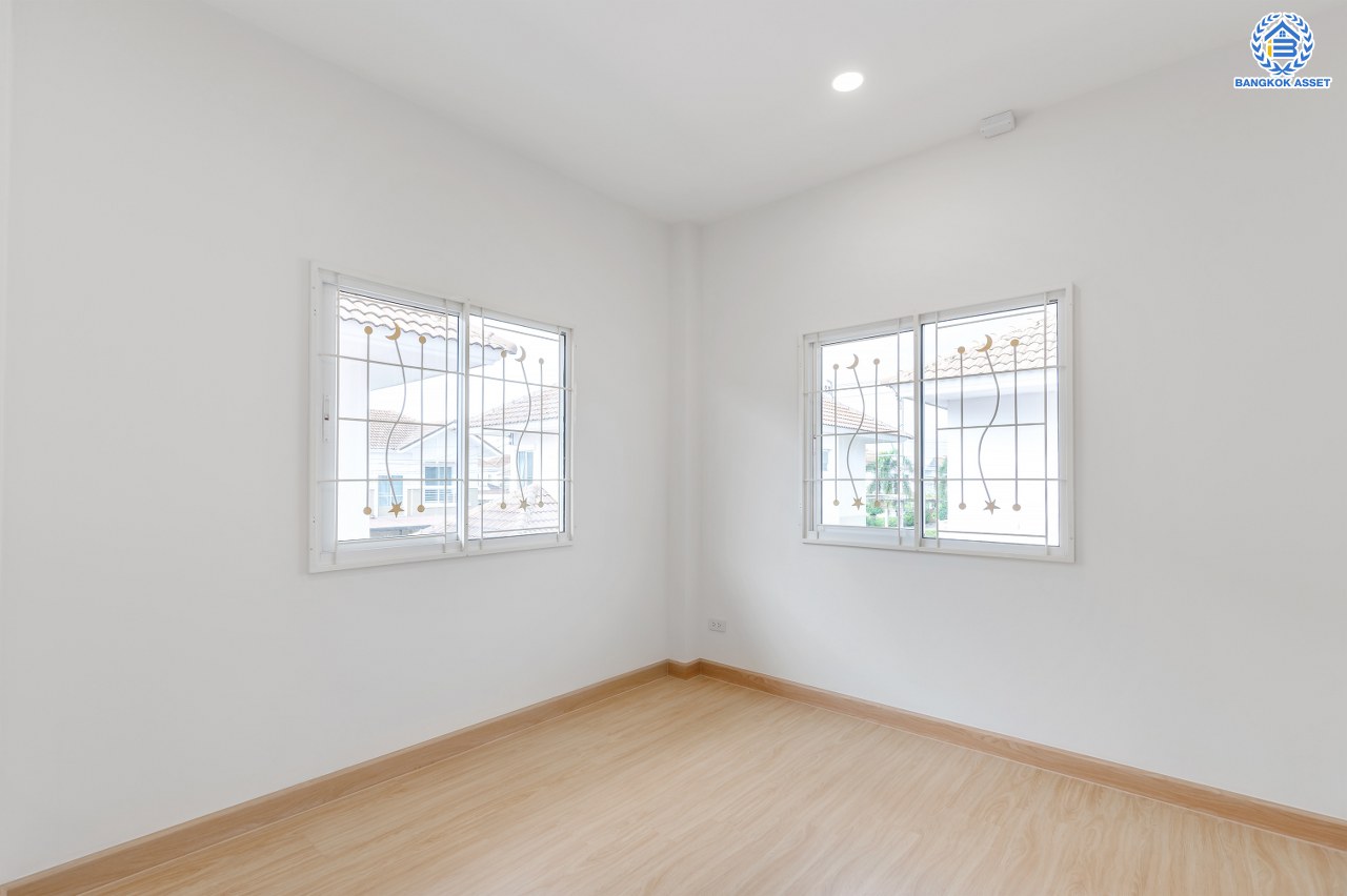 บ้านมือสองตกแต่งใหม่ โครงการ แลนซิโอ เพชรเกษม77 เนื้อที่ 50.00 ตร.ว. พื้นที่ใช้สอย 166.41 ตร.ม. ฟังก์ชันครบครัน 3 ห้องนอน 2 ห้องน้ำ 1 ที่จอดรถ บนทำเลเชื่อมต่อ ถนนเพชรเกษม ถนนกาญจนาภิเษก ถนนพุทธสาคร ถนนพุทธมณฑลสาย4 ใกล้ The Mall บางแค และใกล้รถไฟฟ้าสายสีน้ำเงิน "สถานีหลักสอง"