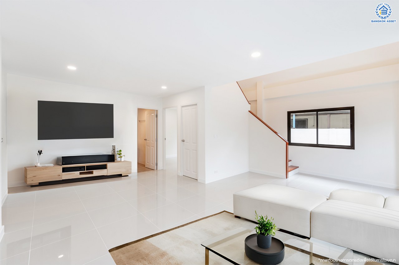 บ้านมือสองตกแต่งใหม่ โครงการ กฤษดานคร18 พุทธมณฑลสาย3 เนื้อที่ 40.00 ตร.ว. บนพื้นที่ใช้สอย 216.72 ตร.ม. ฟังก์ชัน 3 ห้องนอน 2 ห้องน้ำ จอดรถได้ 1 คัน บนทำเลศักยภาพเชื่อมต่อถนนพุทธมณฑลสาย3, ถนนบรมราชชนนี, ถนนอุทยาน, ถนนอักษะ, ถนนพุทธมณฑลสาย2  ใกล้เซ็นทรัลปิ่นเกล้า ม.มหิดล และทางด่วน "ศรีรัช"...