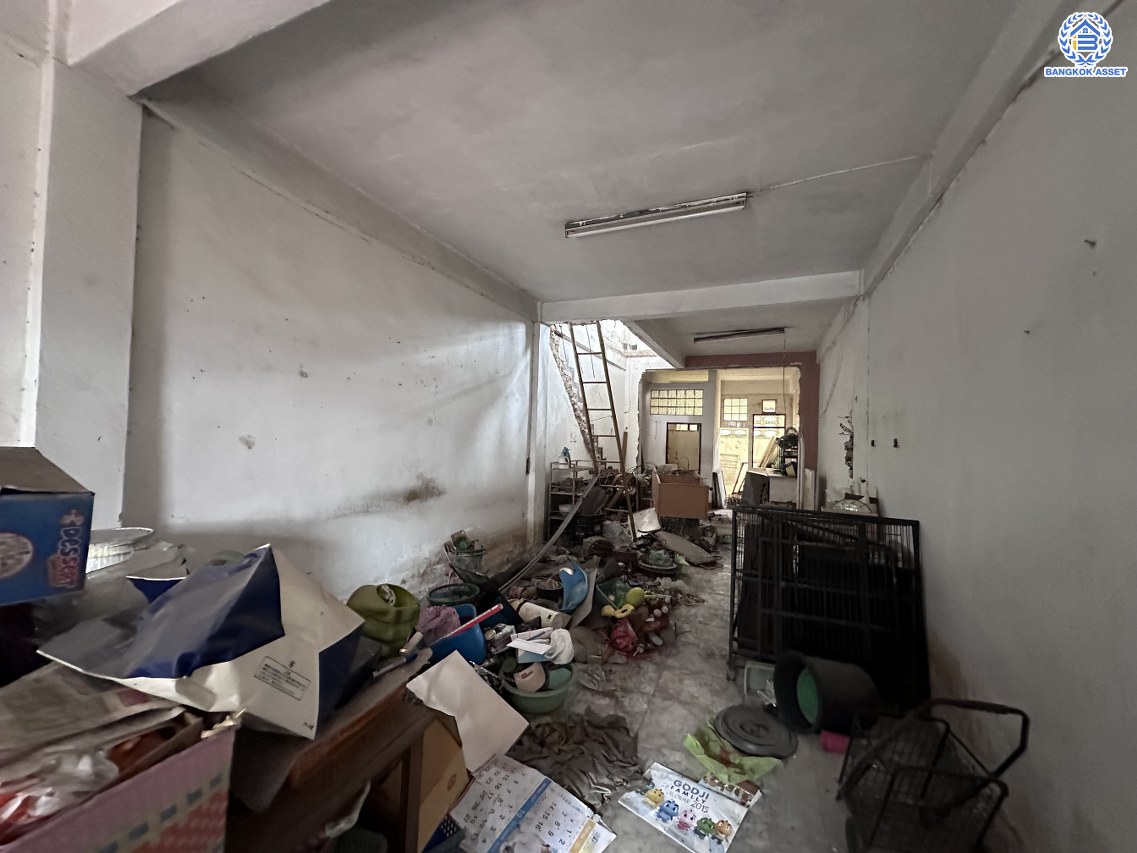 *****อาคารพาณิชย์มือสอง โครงการ จรัญสนิทวงศ์65 เนื้อที่ 15 ตร.ว. พื้นที่ใช้สอย 200 ตร.ม. ฟังก์ชัน 3 ห้องนอน 2 ห้องน้ำ 1 ที่จอดรถ บนทำเลเดินทางสะดวก เชื่อมต่อถนนจรัญสนิทวงศ์, ถนนสิรินธร,ถนนราชวิถี,ถนนบรมราชชนนี ใกล้รถไฟฟ้าสายสีน้ำเงิน "สถานีสิรินธร"