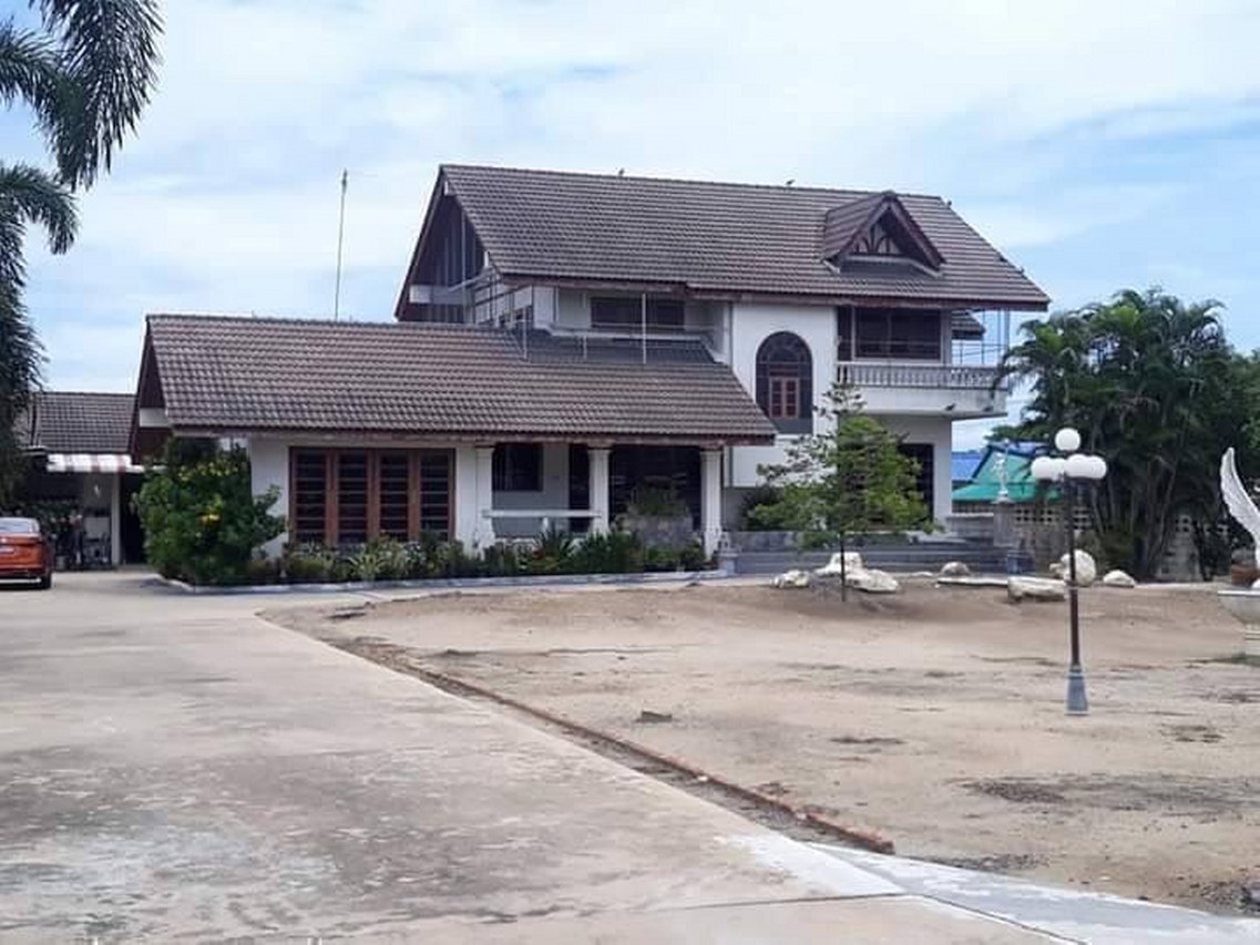 *****บ้านเดี่ยวมือสองนครปฐม โครงการ บ้านเดี่ยวสร้างเอง บางเลน เนื้อที่ 800 ตร.ว. พื้นที่ใช้สอย 200 ตร.ม. ฟังก์ชัน 5 ห้องนอน 3 ห้องน้ำ 4 ที่จอดรถ แถมฟรี! เครื่องปรับอากาศ 7 เครื่อง บนทำเลเดินทางสะดวก เชื่อมต่อถนนบางเลน ดอนตูม, ถนนปทุมธานี-บางเลน จองเลย!