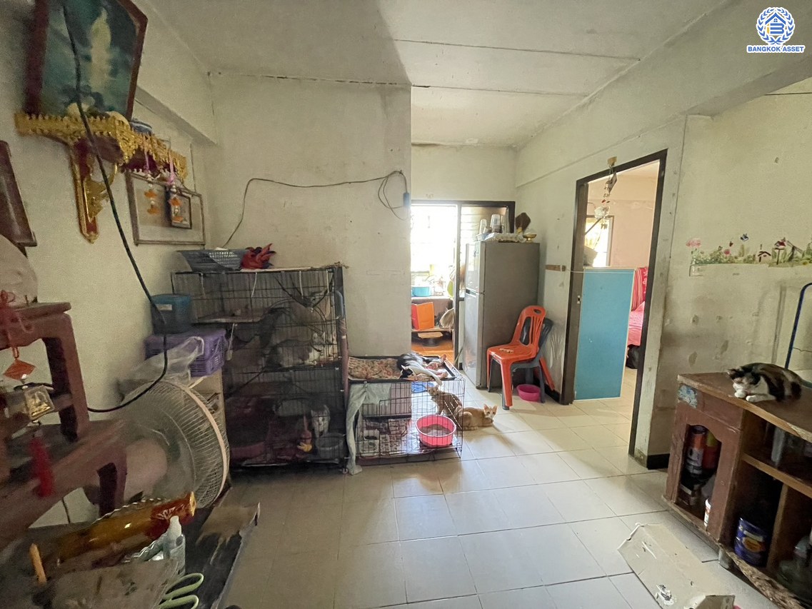 *****คอนโดมิเนียมมือสองปทุมธานี โครงการ เอื้ออาทร ลาดหลุมแก้ว พื้นที่ใช้สอยกว้างถึง 33.42 ตร.ม. ฟังก์ชัน 2 ห้องนอน 1 ห้องน้ำ บนทำเลเดินทางสะดวก เชื่อมต่อถนนปทุมธานี-ลาดหลุมแก้ว, ถนนปทุมธานี-บางเลน และจุดขึ้นทางด่วน "ปทุมธานี-ลาดหลุมแก้ว"