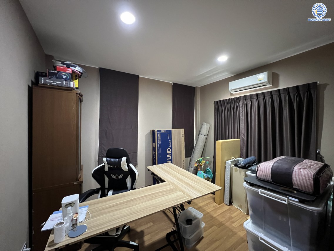 *****บ้านเดี่ยวมือสองนนทบุรี โครงการ เซนโทร เวสต์เกต หลังมุม เนื้อที่กว้าง 50.10 ตร.ว. พื้นที่ใช้สอย 175 ตร.ม. ฟังก์ชัน 3 ห้องนอน 3 ห้องน้ำ 2 ที่จอดรถ บนทำเลเดินทางสะดวก เชื่อมต่อถนนไทรน้อย ถนนรัตนาธิเบศร์ ใกล้รถไฟฟ้าสายสีม่วง "สถานีคลองบางไผ่" และจุดขึ้นทางด่วน "ศรีรัช" จองเลย!