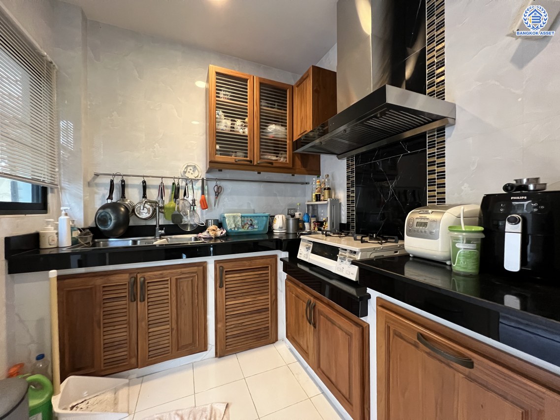 *****บ้านเดี่ยวมือสองนนทบุรี โครงการ เซนโทร เวสต์เกต หลังมุม เนื้อที่กว้าง 50.10 ตร.ว. พื้นที่ใช้สอย 175 ตร.ม. ฟังก์ชัน 3 ห้องนอน 3 ห้องน้ำ 2 ที่จอดรถ บนทำเลเดินทางสะดวก เชื่อมต่อถนนไทรน้อย ถนนรัตนาธิเบศร์ ใกล้รถไฟฟ้าสายสีม่วง "สถานีคลองบางไผ่" และจุดขึ้นทางด่วน "ศรีรัช" จองเลย!