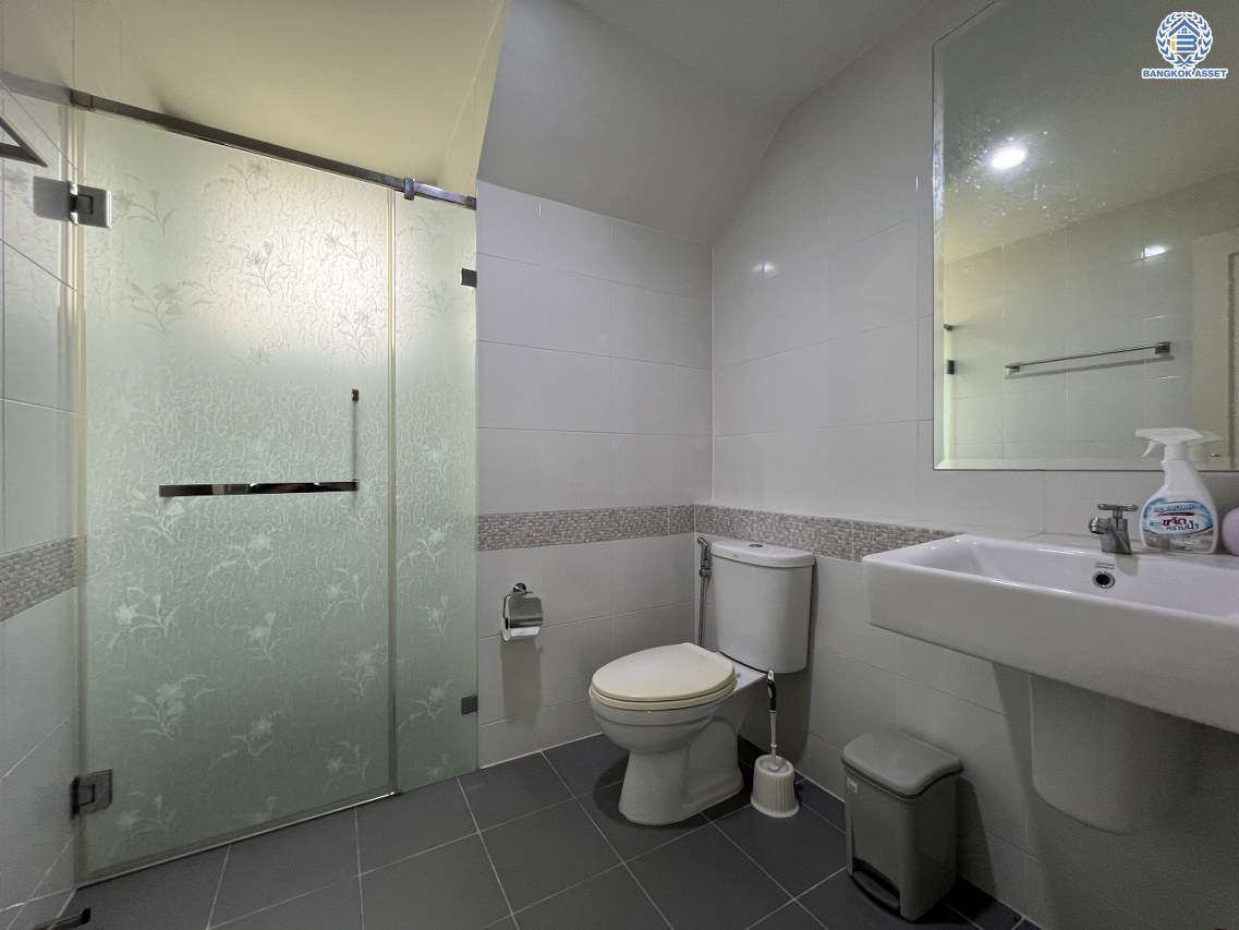 *****บ้านเดี่ยวมือสองนนทบุรี โครงการ เซนโทร เวสต์เกต หลังมุม เนื้อที่กว้าง 50.10 ตร.ว. พื้นที่ใช้สอย 175 ตร.ม. ฟังก์ชัน 3 ห้องนอน 3 ห้องน้ำ 2 ที่จอดรถ บนทำเลเดินทางสะดวก เชื่อมต่อถนนไทรน้อย ถนนรัตนาธิเบศร์ ใกล้รถไฟฟ้าสายสีม่วง "สถานีคลองบางไผ่" และจุดขึ้นทางด่วน "ศรีรัช" จองเลย!