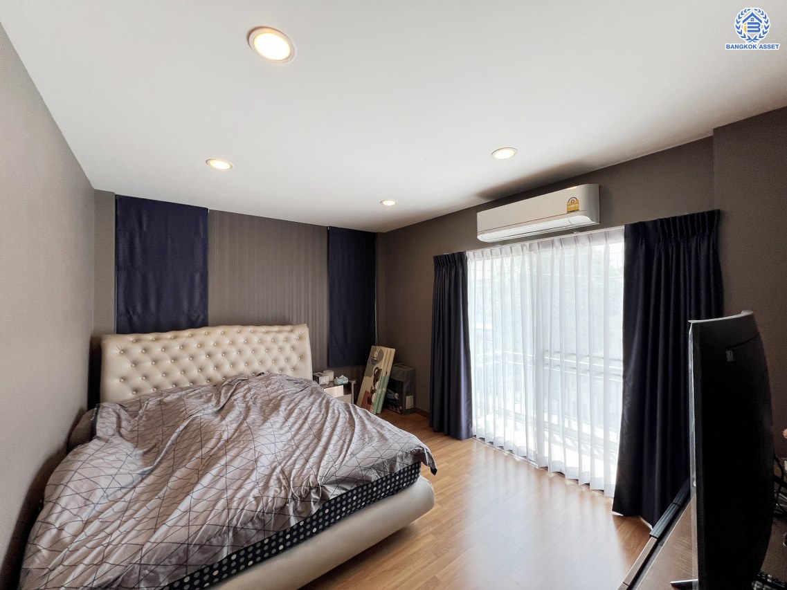 *****บ้านเดี่ยวมือสองนนทบุรี โครงการ เซนโทร เวสต์เกต หลังมุม เนื้อที่กว้าง 50.10 ตร.ว. พื้นที่ใช้สอย 175 ตร.ม. ฟังก์ชัน 3 ห้องนอน 3 ห้องน้ำ 2 ที่จอดรถ บนทำเลเดินทางสะดวก เชื่อมต่อถนนไทรน้อย ถนนรัตนาธิเบศร์ ใกล้รถไฟฟ้าสายสีม่วง "สถานีคลองบางไผ่" และจุดขึ้นทางด่วน "ศรีรัช" จองเลย!