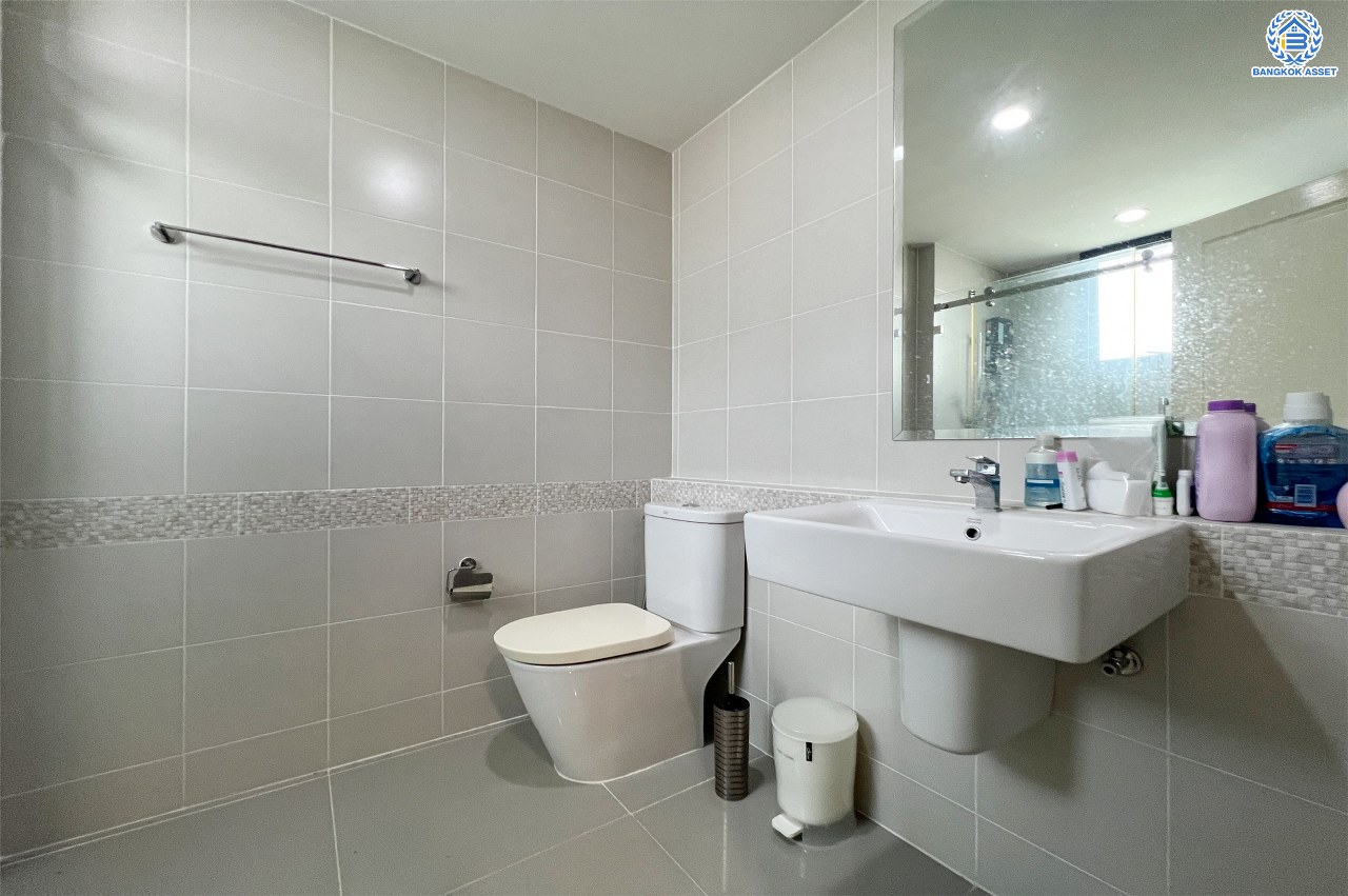 *****บ้านเดี่ยวมือสองนนทบุรี โครงการ เซนโทร เวสต์เกต หลังมุม เนื้อที่กว้าง 50.10 ตร.ว. พื้นที่ใช้สอย 175 ตร.ม. ฟังก์ชัน 3 ห้องนอน 3 ห้องน้ำ 2 ที่จอดรถ บนทำเลเดินทางสะดวก เชื่อมต่อถนนไทรน้อย ถนนรัตนาธิเบศร์ ใกล้รถไฟฟ้าสายสีม่วง "สถานีคลองบางไผ่" และจุดขึ้นทางด่วน "ศรีรัช" จองเลย!