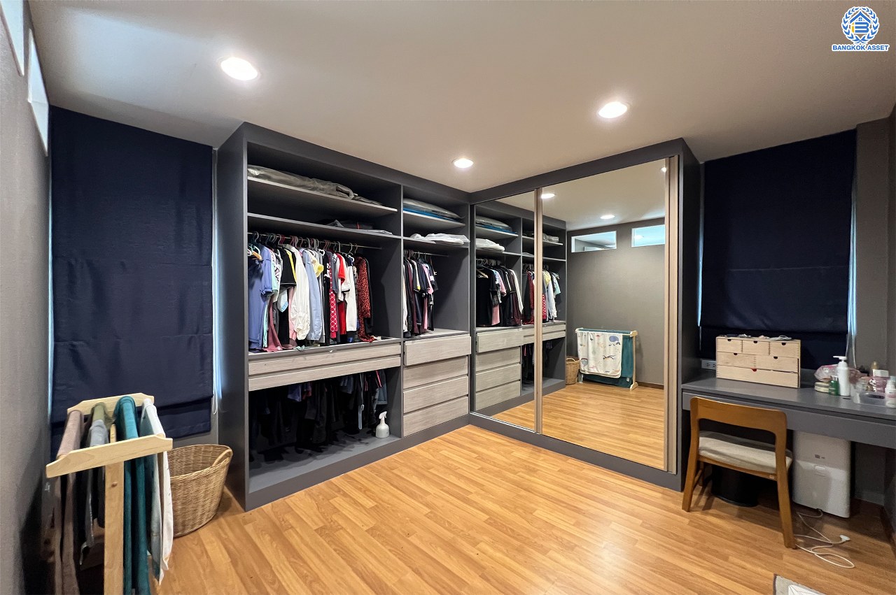 *****บ้านเดี่ยวมือสองนนทบุรี โครงการ เซนโทร เวสต์เกต หลังมุม เนื้อที่กว้าง 50.10 ตร.ว. พื้นที่ใช้สอย 175 ตร.ม. ฟังก์ชัน 3 ห้องนอน 3 ห้องน้ำ 2 ที่จอดรถ บนทำเลเดินทางสะดวก เชื่อมต่อถนนไทรน้อย ถนนรัตนาธิเบศร์ ใกล้รถไฟฟ้าสายสีม่วง "สถานีคลองบางไผ่" และจุดขึ้นทางด่วน "ศรีรัช" จองเลย!