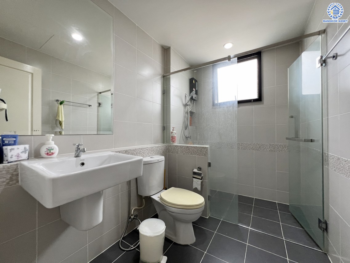 *****บ้านเดี่ยวมือสองนนทบุรี โครงการ เซนโทร เวสต์เกต หลังมุม เนื้อที่กว้าง 50.10 ตร.ว. พื้นที่ใช้สอย 175 ตร.ม. ฟังก์ชัน 3 ห้องนอน 3 ห้องน้ำ 2 ที่จอดรถ บนทำเลเดินทางสะดวก เชื่อมต่อถนนไทรน้อย ถนนรัตนาธิเบศร์ ใกล้รถไฟฟ้าสายสีม่วง "สถานีคลองบางไผ่" และจุดขึ้นทางด่วน "ศรีรัช" จองเลย!