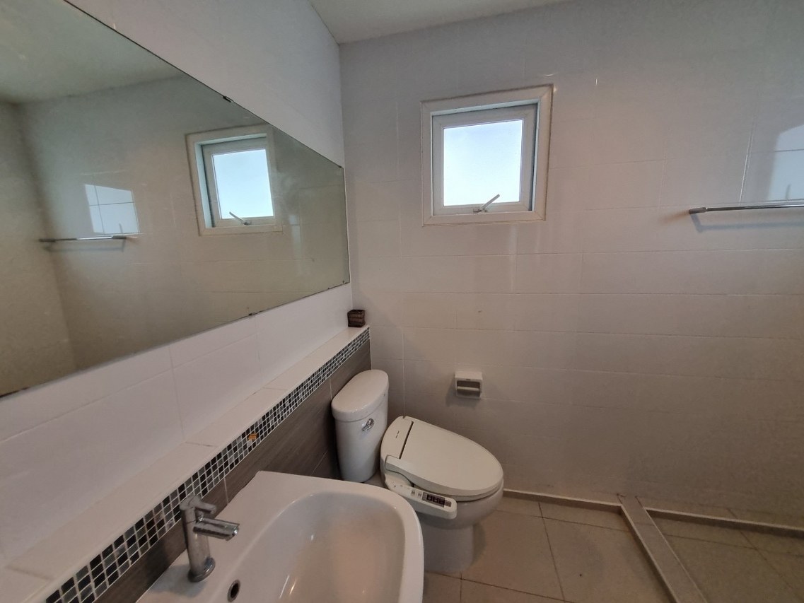 *****บ้านเดี่ยวมือสองนนทบุรี โครงการ ชัยพฤกษ์ ปิ่นเกล้า-กาญจนาฯ เนื้อที่ 54.60 ตร.ว. พื้นที่ใช้สอย 136 ตร.ม. ฟังก์ชัน 3 ห้องนอน 3 ห้องน้ำ 2 ที่จอดรถ พร้อมอยู่ สภาพแวดล้อมดี เดินทางสะดวก เชื่อมต่อถนนนครอินทร์ ถนนกาญจนาภิเษก ใกล้รถไฟฟ้าสายสีม่วง "สถานีตลาดบางใหญ่" และจุดขึ้นทางด่วน "ศรีรัช"