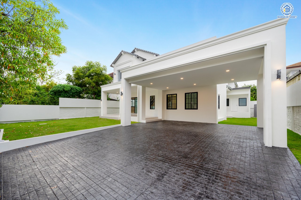 บ้านมือสองตกแต่งใหม่ แบรนด์ L&H โครงการ ลดาวัลย์ ปิ่นเกล้า เนื้อที่ 131.00 ตร.ว. บนพื้นที่ใช้สอยถึง 371.14 ตร.ม. ฟังก์ชันจัดเต็ม 4 ห้องนอน 5 ห้องน้ำ 1 ห้องแม่บ้าน จอดรถได้ถึง 5 คัน ทำเลติดถนนบรมราชชนนี เชื่อมต่อหลายเส้นทาง ใกล้มหาวิทยาลัยมหิดล และเซ็นทรัลศาลายา