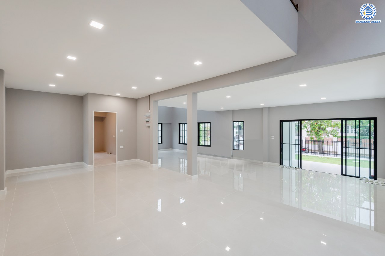 บ้านมือสองตกแต่งใหม่ แบรนด์ L&H โครงการ ลดาวัลย์ ปิ่นเกล้า เนื้อที่ 131.00 ตร.ว. บนพื้นที่ใช้สอยถึง 371.14 ตร.ม. ฟังก์ชันจัดเต็ม 4 ห้องนอน 5 ห้องน้ำ 1 ห้องแม่บ้าน จอดรถได้ถึง 5 คัน ทำเลติดถนนบรมราชชนนี เชื่อมต่อหลายเส้นทาง ใกล้มหาวิทยาลัยมหิดล และเซ็นทรัลศาลายา