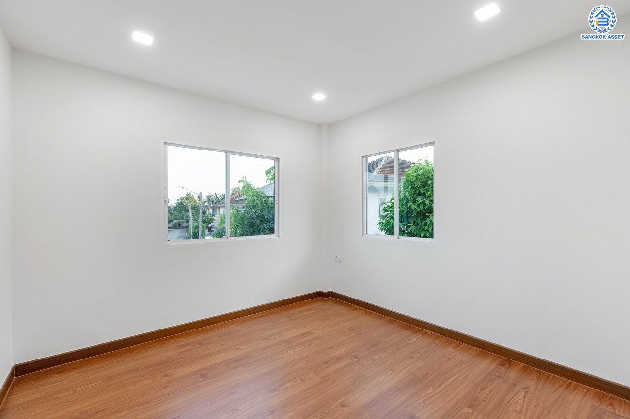 บ้านมือสองตกแต่งใหม่ โครงการ บางกอกบูเลอวาร์ด ราชพฤกษ์-พระราม5 เนื้อที่ 76.00 ตร.ว. พื้นที่ใช้สอย 255.35 ตร.ม. บนสังคมคุณภาพ SC Asset* ฟังก์ชันพร้อม 3 ห้องนอน 3 ห้องน้ำ จอดรถได้ 2 คัน บนทำเลติดถนนราชพฤกษ์ ใกล้วงเวียนพระรามห้า, ทางด่วนศรีรัช และเพียง 10 ถึงรถไฟฟ้า "สถานีบางรักใหญ่"