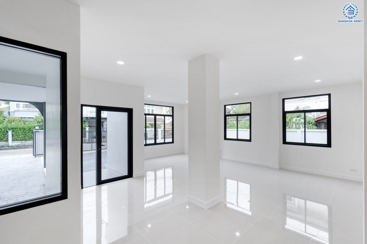 บ้านมือสองตกแต่งใหม่ โครงการ เพอร์เฟคเพลส รัตนาธิเบศร์-ไทรม้า บนเนื้อที่ 100.00 ตร.ว. พื้นที่ใช้สอย 361.96 ตร.ม. ฟังก์ชัน 3 ห้องนอน 3 ห้องน้ำ จอดรถได้ 2 คัน ใกล้ 2 เซ็นทรัล ทั้งเซ็นทรัลรัตนาธิเบศร์, เซ็นทรัลเวสต์เกต บนทำเลเชื่อมต่อได้หลายเส้นทาง ติดถนนรัตนาธิเบศร์ และ รถไฟฟ้าสายสีม่วง "สถานีบางรักน้อยท่าอิฐ"