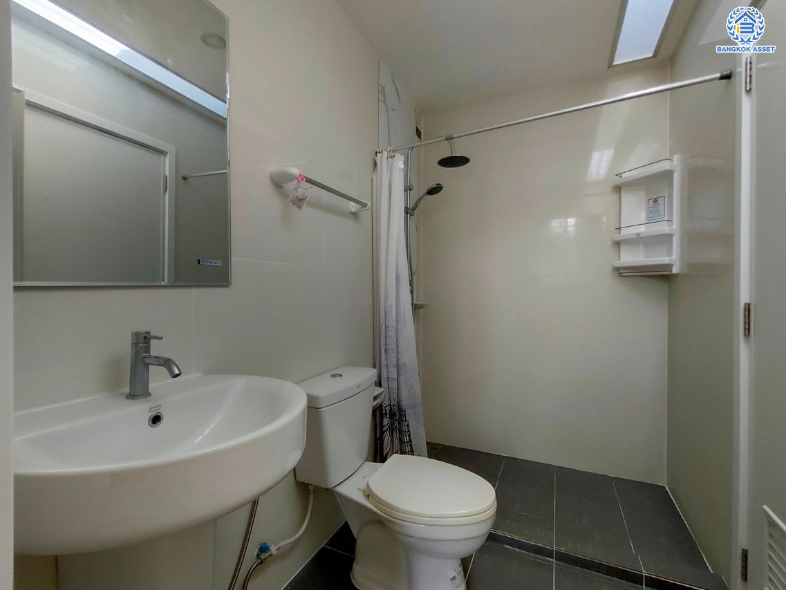 *****ทาวน์เฮ้าส์มือสอง โครงการ คิวดิสทริค สุขสวัสดิ์-วงแหวนพระราม3 เนื้อที่ 18.40 ตร.ว. พื้นที่ใช้สอย 106 ตร.ม. ฟังก์ชัน 2 ห้องนอน 2 ห้องน้ำ 2 ที่จอดรถ แถมฟรี! เครื่องปรับอากาศ บนทำเลเดินทางสะดวก เชื่อมต่อถนนสุขสวัสดิ์ ถนนกาญจณาภิเษก ใกล้เซ็นทรัล พระราม3 และจุดขึ้นทางด่วน "สุขสวัสดิ์"