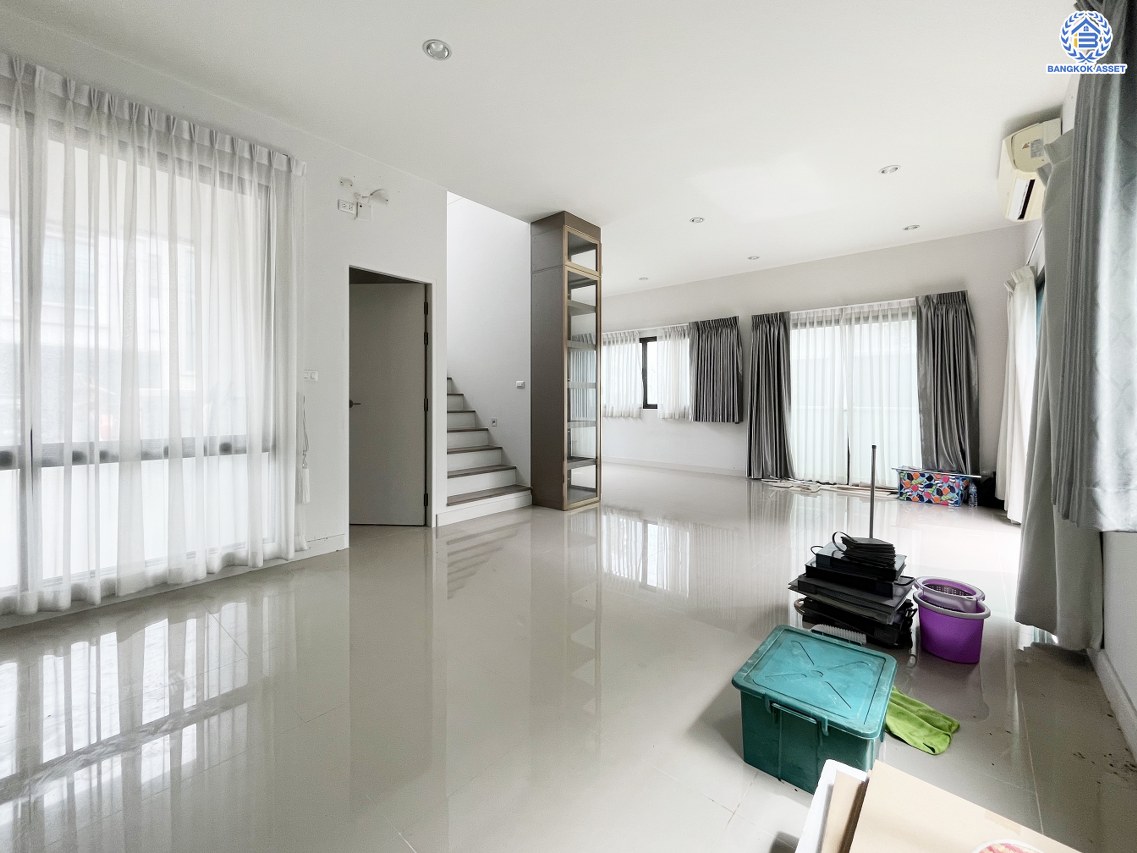 *****บ้านแฝดมือสอง โครงการ แกรนด์พลีโน พหลโยธิน-รังสิต เนื้อที่ 45.20 ตร.ว. ฟังก์ชัน 3 ห้องนอน 4 ห้องน้ำ 2 ที่จอดรถ โครงการบนทำเลเดินทางสะดวก เชื่อมต่อถนนรังสิต-นครนายก ถนนคลองหลวง ถนนกาญจนาภิเษก ใกล้รถไฟฟ้าสายสีแดง "สถานีรังสิต" และจุดขึ้นทางด่วน "อุดรรัถยา"