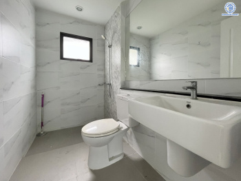 *****บ้านแฝดมือสอง โครงการ แกรนด์พลีโน พหลโยธิน-รังสิต เนื้อที่ 45.20 ตร.ว. ฟังก์ชัน 3 ห้องนอน 4 ห้องน้ำ 2 ที่จอดรถ โครงการบนทำเลเดินทางสะดวก เชื่อมต่อถนนรังสิต-นครนายก ถนนคลองหลวง ถนนกาญจนาภิเษก ใกล้รถไฟฟ้าสายสีแดง "สถานีรังสิต" และจุดขึ้นทางด่วน "อุดรรัถยา"