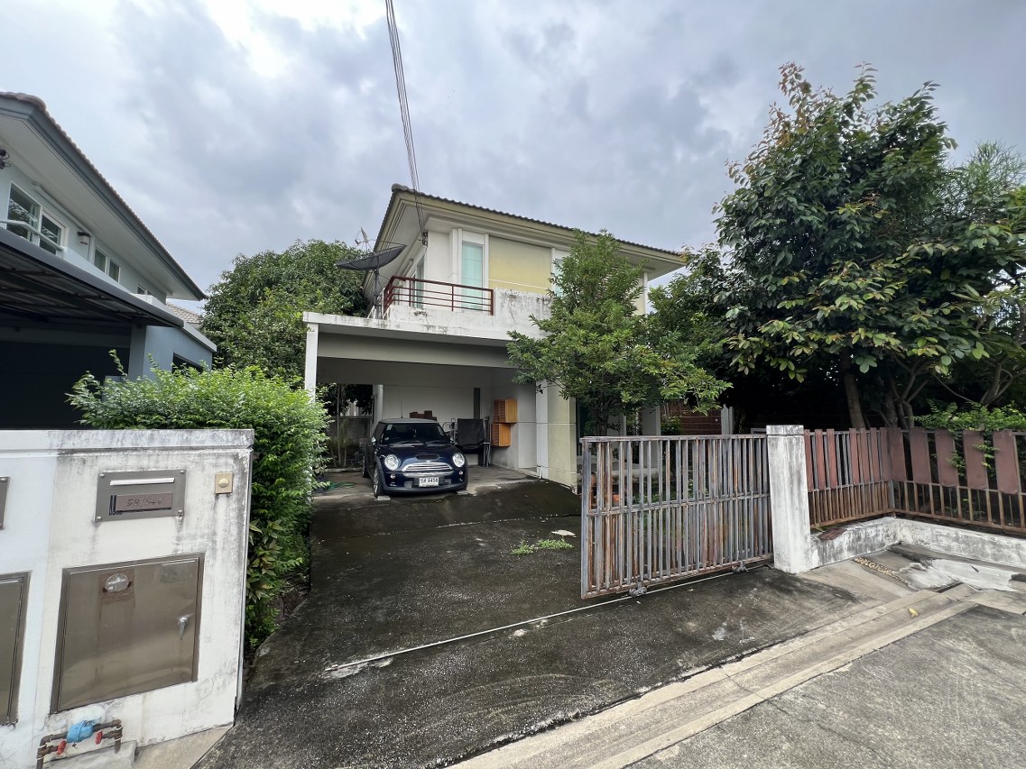 *****บ้านเดี่ยวมือสองนนทบุรี โครงการ พฤกษ์ลดา1 วงแหวน-รัตนาธิเบศร์ จาก L&H เนื้อที่ 60 ตร.ว. ฟังก์ชัน 3 ห้องนอน 2 ห้องน้ำ 2 ที่จอดรถ แถมฟรี! เครื่องปรับอากาศ โครงการบนทำเลเดินทางสะดวก เชื่อมต่อถนนบางกรวย-ไทรน้อย ถนนคลองถนน ถนนกาญจนาภิเษก ใกล้รถไฟฟ้าสายสีม่วง "สถานีคลองบางไผ่"