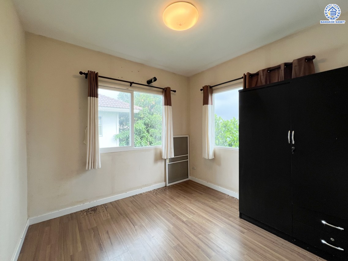 *****บ้านเดี่ยวมือสองนนทบุรี โครงการ พฤกษ์ลดา1 วงแหวน-รัตนาธิเบศร์ จาก L&H เนื้อที่ 60 ตร.ว. ฟังก์ชัน 3 ห้องนอน 2 ห้องน้ำ 2 ที่จอดรถ แถมฟรี! เครื่องปรับอากาศ โครงการบนทำเลเดินทางสะดวก เชื่อมต่อถนนบางกรวย-ไทรน้อย ถนนคลองถนน ถนนกาญจนาภิเษก ใกล้รถไฟฟ้าสายสีม่วง "สถานีคลองบางไผ่"