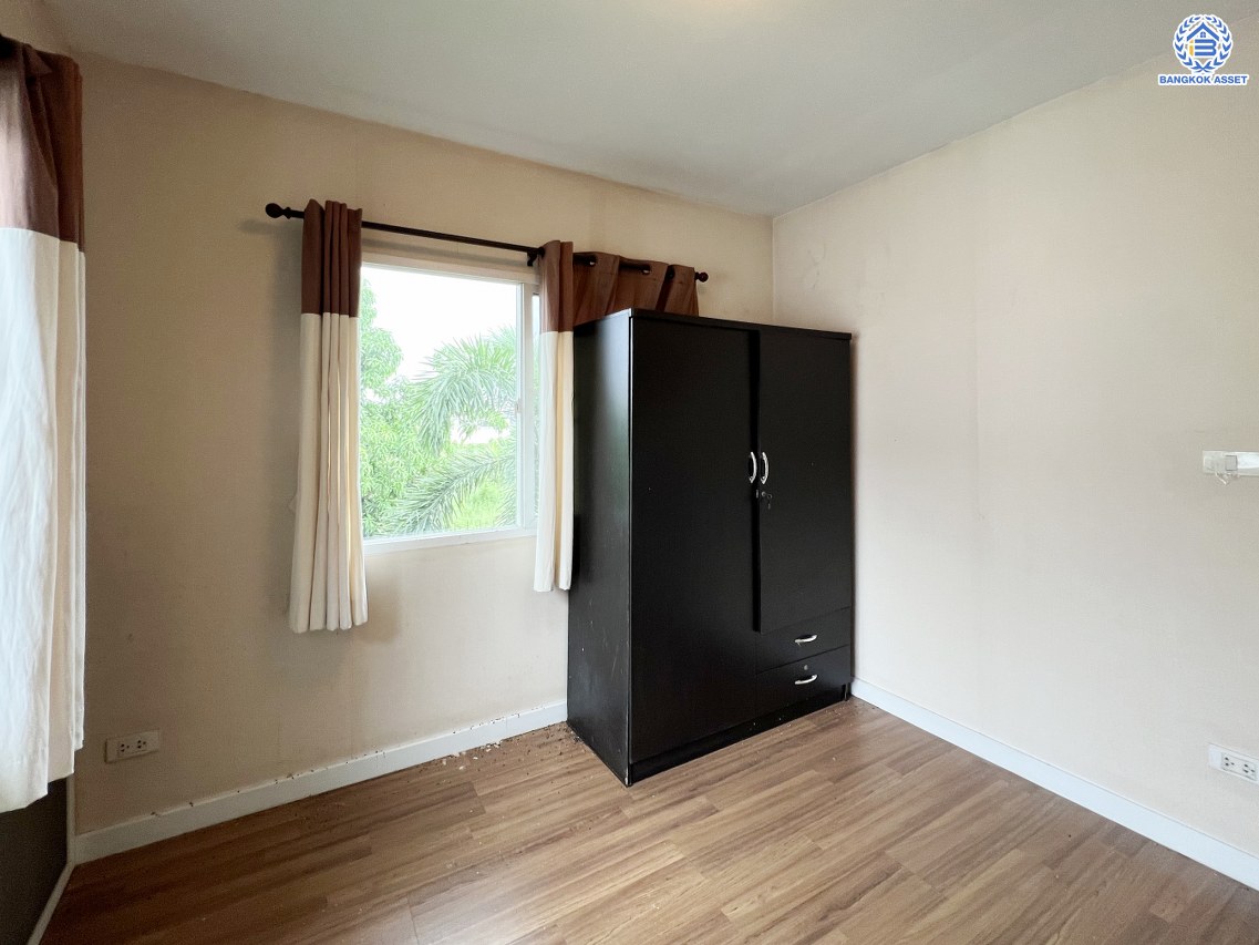 *****บ้านเดี่ยวมือสองนนทบุรี โครงการ พฤกษ์ลดา1 วงแหวน-รัตนาธิเบศร์ จาก L&H เนื้อที่ 60 ตร.ว. ฟังก์ชัน 3 ห้องนอน 2 ห้องน้ำ 2 ที่จอดรถ แถมฟรี! เครื่องปรับอากาศ โครงการบนทำเลเดินทางสะดวก เชื่อมต่อถนนบางกรวย-ไทรน้อย ถนนคลองถนน ถนนกาญจนาภิเษก ใกล้รถไฟฟ้าสายสีม่วง "สถานีคลองบางไผ่"