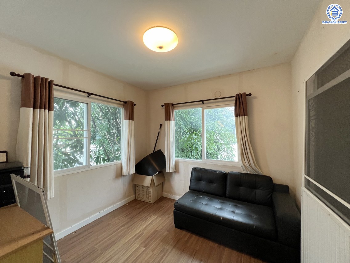 *****บ้านเดี่ยวมือสองนนทบุรี โครงการ พฤกษ์ลดา1 วงแหวน-รัตนาธิเบศร์ จาก L&H เนื้อที่ 60 ตร.ว. ฟังก์ชัน 3 ห้องนอน 2 ห้องน้ำ 2 ที่จอดรถ แถมฟรี! เครื่องปรับอากาศ โครงการบนทำเลเดินทางสะดวก เชื่อมต่อถนนบางกรวย-ไทรน้อย ถนนคลองถนน ถนนกาญจนาภิเษก ใกล้รถไฟฟ้าสายสีม่วง "สถานีคลองบางไผ่"