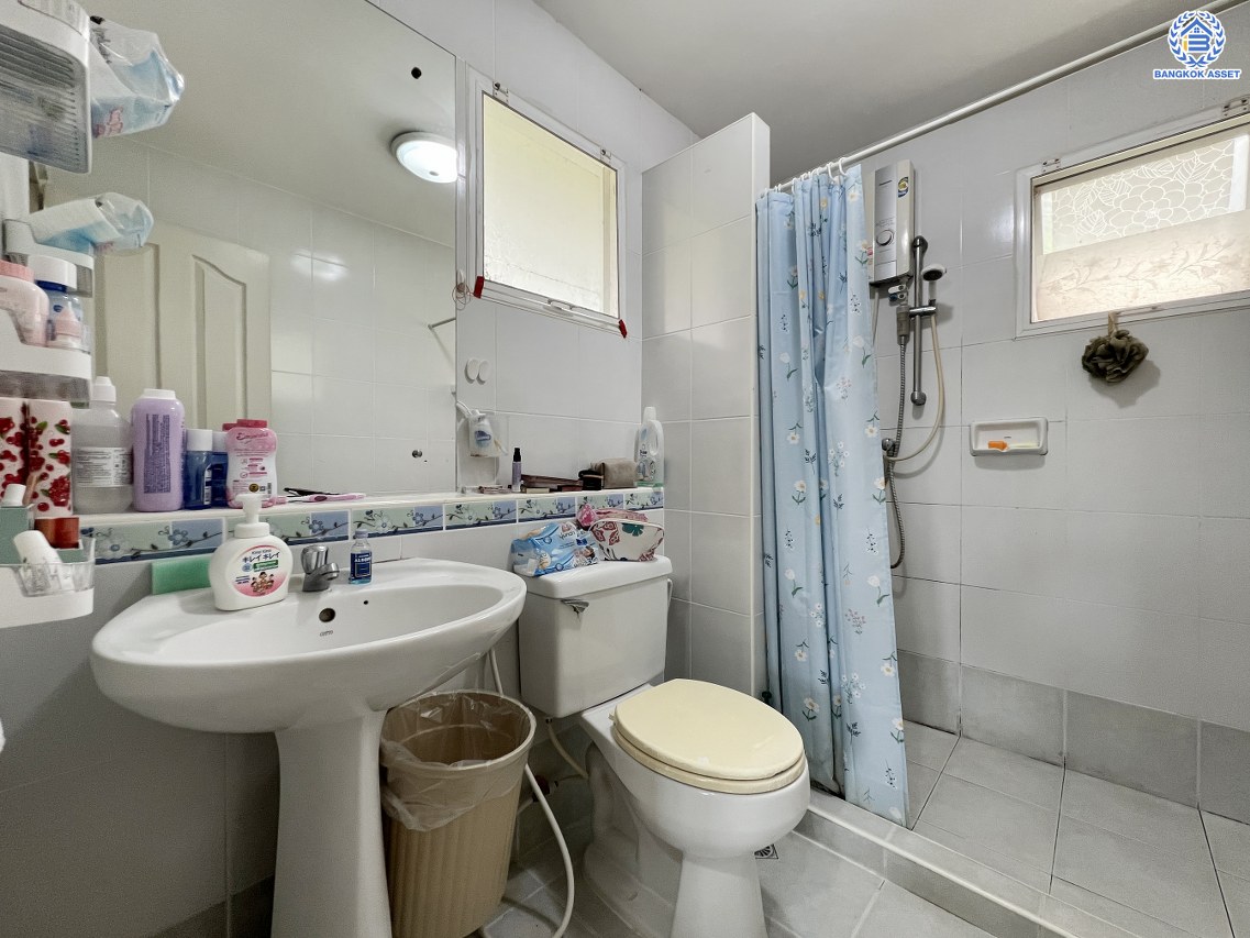 *****บ้านเดี่ยวมือสองนนทบุรี โครงการ พฤกษ์ลดา วงแหวน-รัตนาธิเบศร์ เนื้อที่กว้าง 54 ตร.ว. ฟังก์ชัน 3 ห้องนอน 3 ห้องน้ำ 2 ที่จอดรถ บนทำเลแห่งการเดินทาง เชื่อมต่อถนนกาญจนาภิเษก ใกล้รถไฟฟ้าสายสีม่วง "สถานีคลองบางไผ่"