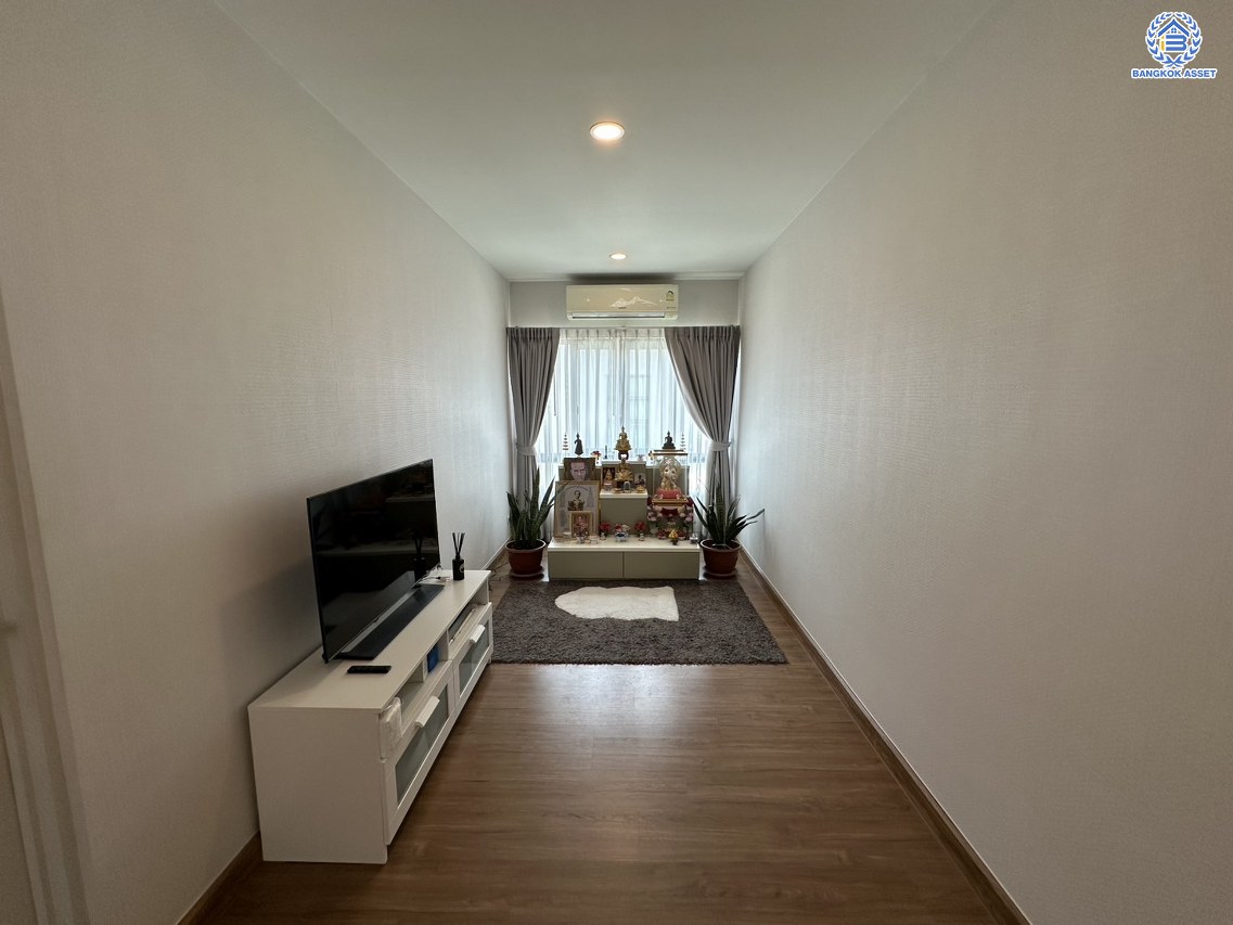 *****บ้านเดี่ยวมือสองนนทบุรี พร้อมอยู่ โครงการ เซนโทร บางใหญ่ เนื้อที่กว้าง 57.30 ตร.ว. พื้นที่ใช้สอย 227 ตร.ม. ฟังก์ชัน 4 ห้องนอน 5 ห้องน้ำ 3 ที่จอดรถ โครงการตั้งบนทำเลดี เชื่อมต่อถนนกาญจนาภิเษก ถนนบ้านกล้วย-ไทรน้อย ถนนชัยพฤกษ์ ใกล้รถไฟฟ้าสายสีม่วง "สถานีคลองบางไผ่"