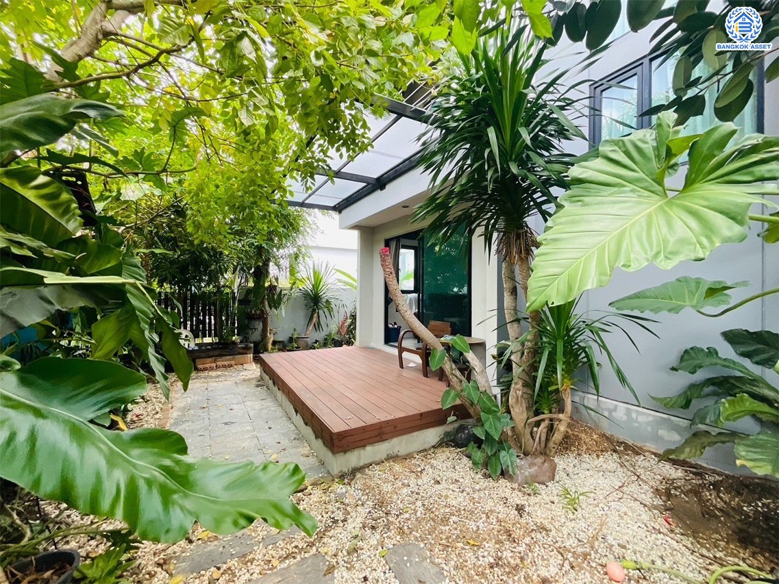 *****บ้านเดี่ยวมือสองนนทบุรี โครงการ ดีไลท์ รัตนาธิเบศร์-ท่าอิฐ เนื้อที่กว้าง 53.50 ตร.ว. พื้นที่ใช้สอย 160 ตร.ม. ฟังก์ชัน 3 ห้องนอน 3 ห้องน้ำ 2 ที่จอดรถ แถมฟรี! เครื่องปรับอากาศ, เครื่องทำน้ำอุ่น, เครื่องดูดควัน พร้อมเข้าอยู่ได้เลย โครงการบนทำเลเดินทางสะดวก เชื่อมต่อถนนรัตนาธิเบศร์ ใกล้รถไฟฟ้าสายสีม่วง "สถานีบางรักน้อยท่าอิฐ" และจุดขึ้นทางด่วน "ศรีรัช"