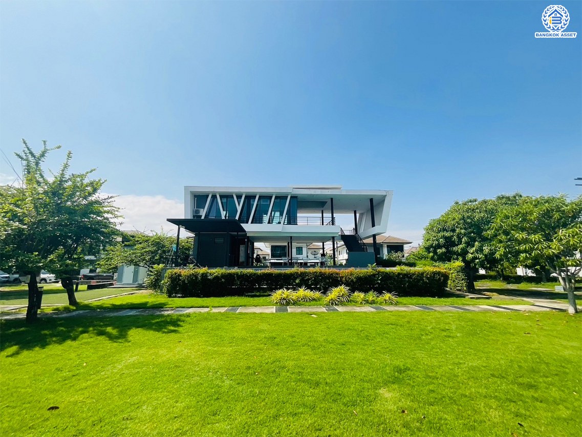 *****บ้านเดี่ยวมือสองนนทบุรี โครงการ ดีไลท์ รัตนาธิเบศร์-ท่าอิฐ เนื้อที่กว้าง 53.50 ตร.ว. พื้นที่ใช้สอย 160 ตร.ม. ฟังก์ชัน 3 ห้องนอน 3 ห้องน้ำ 2 ที่จอดรถ แถมฟรี! เครื่องปรับอากาศ, เครื่องทำน้ำอุ่น, เครื่องดูดควัน พร้อมเข้าอยู่ได้เลย โครงการบนทำเลเดินทางสะดวก เชื่อมต่อถนนรัตนาธิเบศร์ ใกล้รถไฟฟ้าสายสีม่วง "สถานีบางรักน้อยท่าอิฐ" และจุดขึ้นทางด่วน "ศรีรัช"