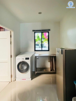 *****บ้านเดี่ยวมือสองนนทบุรี โครงการ ดีไลท์ รัตนาธิเบศร์-ท่าอิฐ เนื้อที่กว้าง 53.50 ตร.ว. พื้นที่ใช้สอย 160 ตร.ม. ฟังก์ชัน 3 ห้องนอน 3 ห้องน้ำ 2 ที่จอดรถ แถมฟรี! เครื่องปรับอากาศ, เครื่องทำน้ำอุ่น, เครื่องดูดควัน พร้อมเข้าอยู่ได้เลย โครงการบนทำเลเดินทางสะดวก เชื่อมต่อถนนรัตนาธิเบศร์ ใกล้รถไฟฟ้าสายสีม่วง "สถานีบางรักน้อยท่าอิฐ" และจุดขึ้นทางด่วน "ศรีรัช"