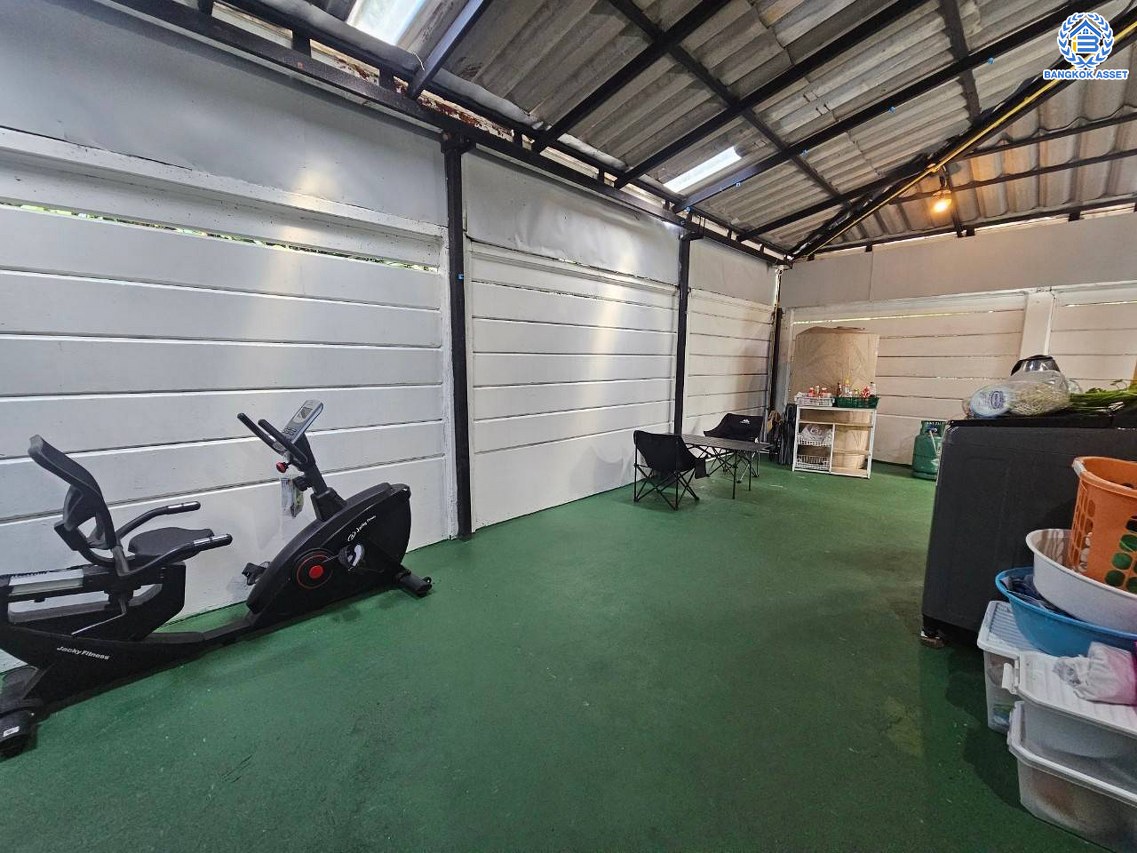 *****ทาวน์เฮ้าส์มือสองนนทบุรี โครงการ พลีโน่ ปิ่นเกล้า-ราชพฤกษ์ #หลังริม เนื้อที่เยอะเกือบ 31.80 ตร.ว. พื้นที่ใช้สอย 96 ตร.ม. พร้อมฟังก์ชัน 3 ห้องนอน 2 ห้องน้ำ 1 ที่จอดรถ แถมฟรี! เครื่องปรับอากาศ 3 เครื่อง, เครื่องทำน้ำอุ่น 1 เครื่อง, กล้องวงจรปิด พร้อมเข้าอยู่ได้ทันที บนทำเลเดินทางสะดวกสบาย ใกล้รถไฟฟ้าสายสีแดง "สถานีบางบำหรุ" และใกล้จุดขึ้นทางด่วน "ศรีรัช"