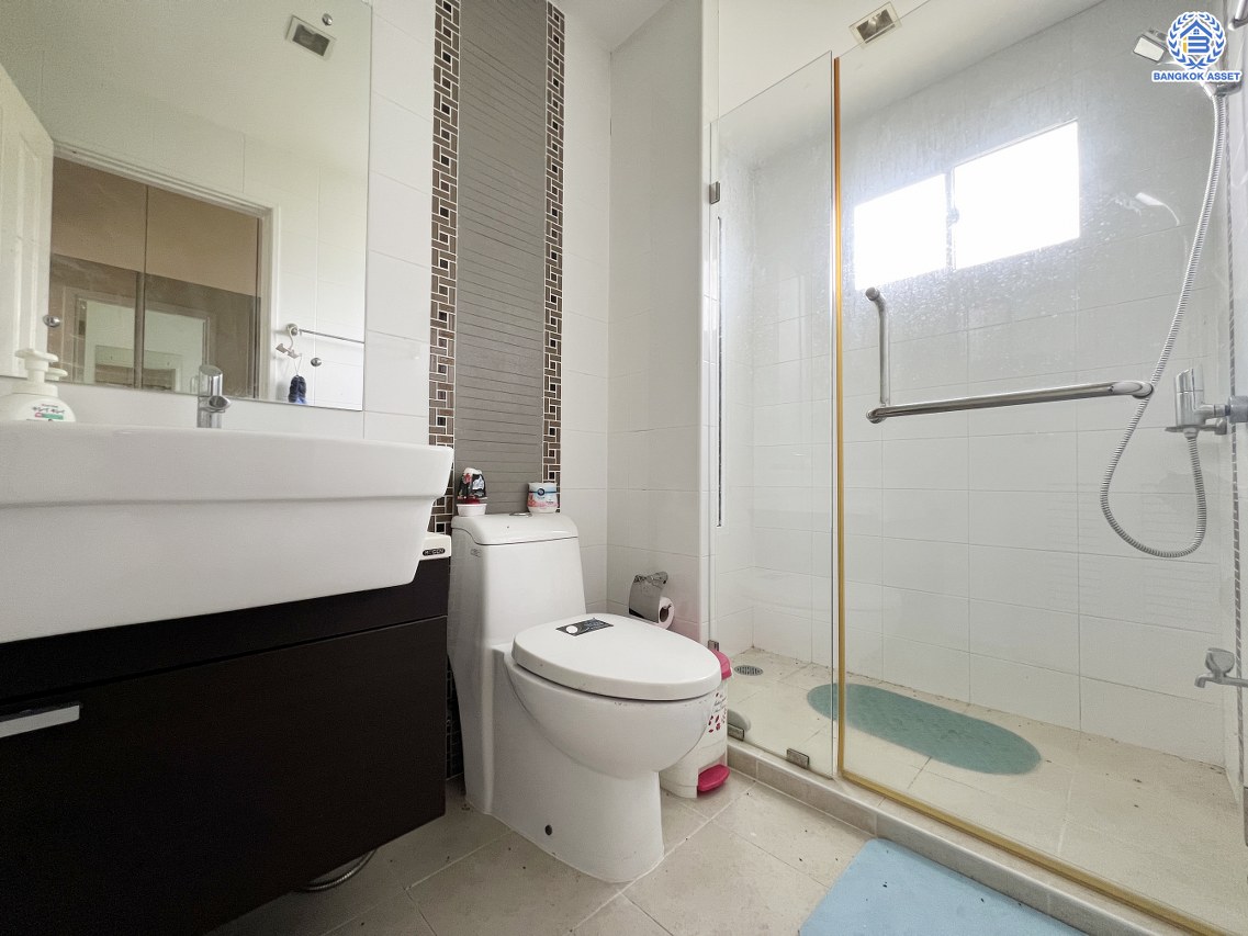 *****บ้านเดี่ยวมือสอง โครงการ เดอะแพลนท์ บางแค เนื้อที่ 60.70 ตร.ว. พื้นที่ใช้สอย 170 ตร.ม. ฟังก์ชัน 3 ห้องนอน 3 ห้องน้ำ 2 ที่จอดรถ พร้อมเข้าอยู่ โครงการบนทำเลเดินทางสะดวก เชื่อมต่อถนนกาญจนาภิเษก ถนนเพชรเกษม ถนนพุทธมณฑลสาย1 ใกล้ห้างสรรพสินค้า เดอะมอลล์ไลฟ์สโตร์ บางแค