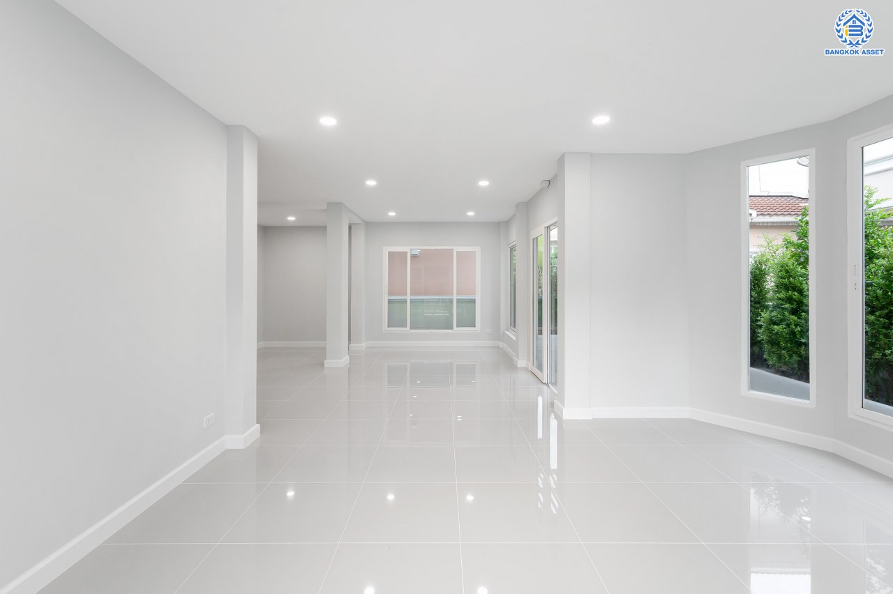 บ้านมือสองตกแต่งใหม่ โครงการ เพอร์เฟคเพลส รัตนาธิเบศร์ จากแบรนด์ Property Perfect บนเนื้อที่ 67.50 ตร.ว. พื้นที่ใช้สอยกว้างถึง 331.82 ตร.ม. ฟังก์ชัน 3 ห้องนอน 3 ห้องน้ำ 1 ห้องอเนกประสงค์ จอดรถได้ 2 คัน บนที่สุดแห่งทำเลโซนเมือง เชื่อมต่อถนนรัตนาธิเบศร์ ใกล้เซ็นทรัลรัตนาธิเบศร์ จุดขึ้นทางด่วน "งามวงศ์วาน" และรถไฟฟ้า"สถานีไทรม้า"