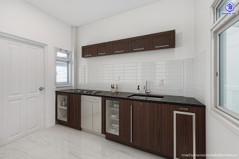 บ้านมือสองตกแต่งใหม่ โครงการ ไลฟ์บางกอกบูเลอวาร์ด ปิ่นเกล้า-เพชรเกษม เนื้อที่กว้างกว่า 50.70 ตร.ว พื้นที่ใช้สอย 198.46 ตร.ม. ฟังก์ชัน 3 ห้องนอน 3 ห้องน้ำ 2 ที่จอดรถ บนทำเลติดถนนพุทธมณฑลสาย4 ตอบโจทย์กับทุกครอบครัว ใกล้แหล่งช้อปปิ้ง "เซ็นทรัล ศาลายา" รถไฟฟ้าสายสีน้ำเงิน "สถานีหลักสอง" และจุดขึ้นทางด่วน "ศรีรัช"