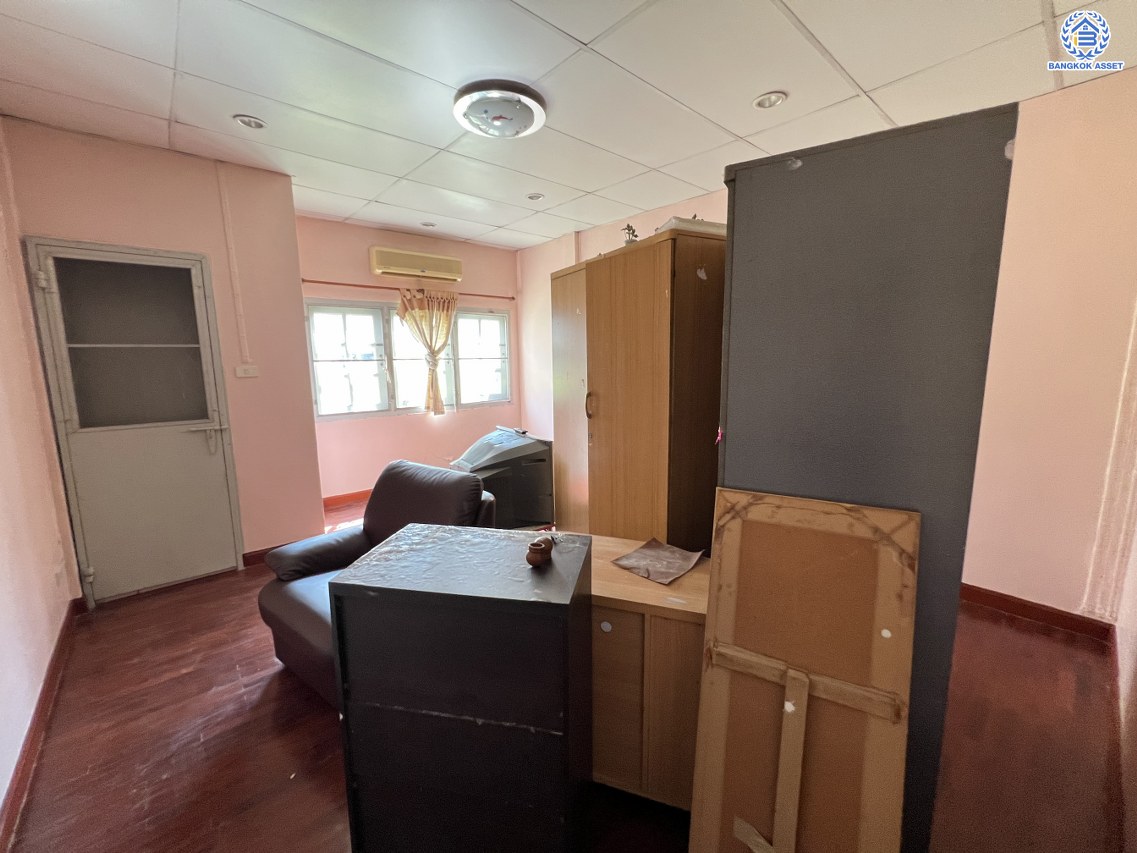 *****ทาวน์เฮ้าส์บ้านมือสอง โครงการ ซอยพงษ์เพชร35 งามวงศ์วาน เนื้อที่ 16.50 ตร.ว. 2 ห้องนอน 2 ห้องน้ำ 1 ที่จอดรถ บนทำเลดี เชื่อมต่อถนนงามวงศ์วาน ถนนประชาชื่น ถนนรัตนาธิเบศร์ ใกล้รถไฟฟ้าสายชมพู "สถานีแยกแคราย" จุดขึ้นทางด่วน "งามวงศ์วาน" และใกล้เดอะมอลล์งามวงศ์วาน