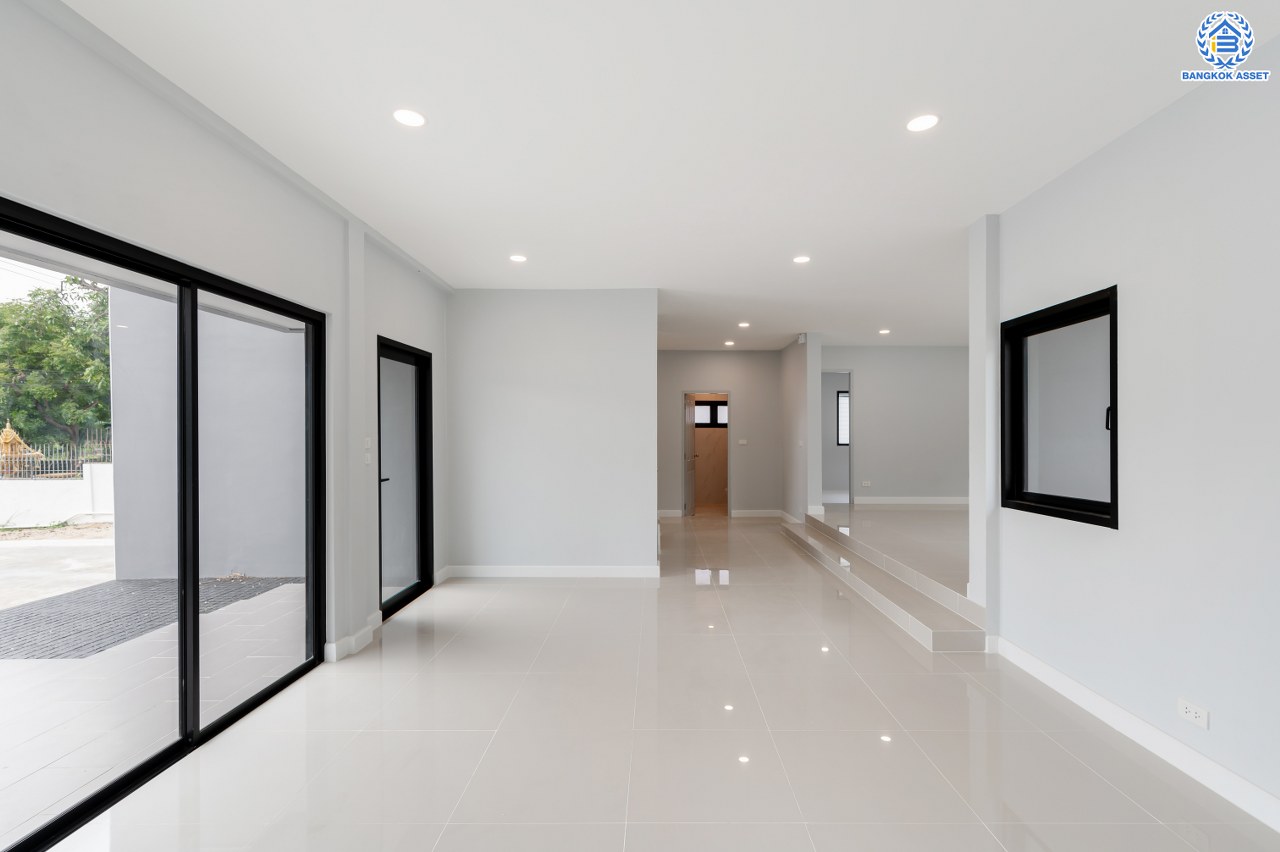 บ้านมือสองตกแต่งใหม่ โครงการ เมืองเอก โครงการ1 (The Horizon Donmuang) เนื้อที่ 169 ตร.ว. พื้นที่ใช้สอย 427.53 ตร.ม. ฟังก์ชัน 4 ห้องนอน 4 ห้องน้ำ จอดรถได้ 3 คัน บนทำเลศักยภาพเชื่อมต่อถนนวิภาวดี-รังสิต ถนนพหลโยธิน ถนนรามอินทรา ใกล้รถไฟฟ้าสายสีแดง "สถานีคลองรังสิต" และจุดขึ้นทางด่วน "อุตราภิมุข"