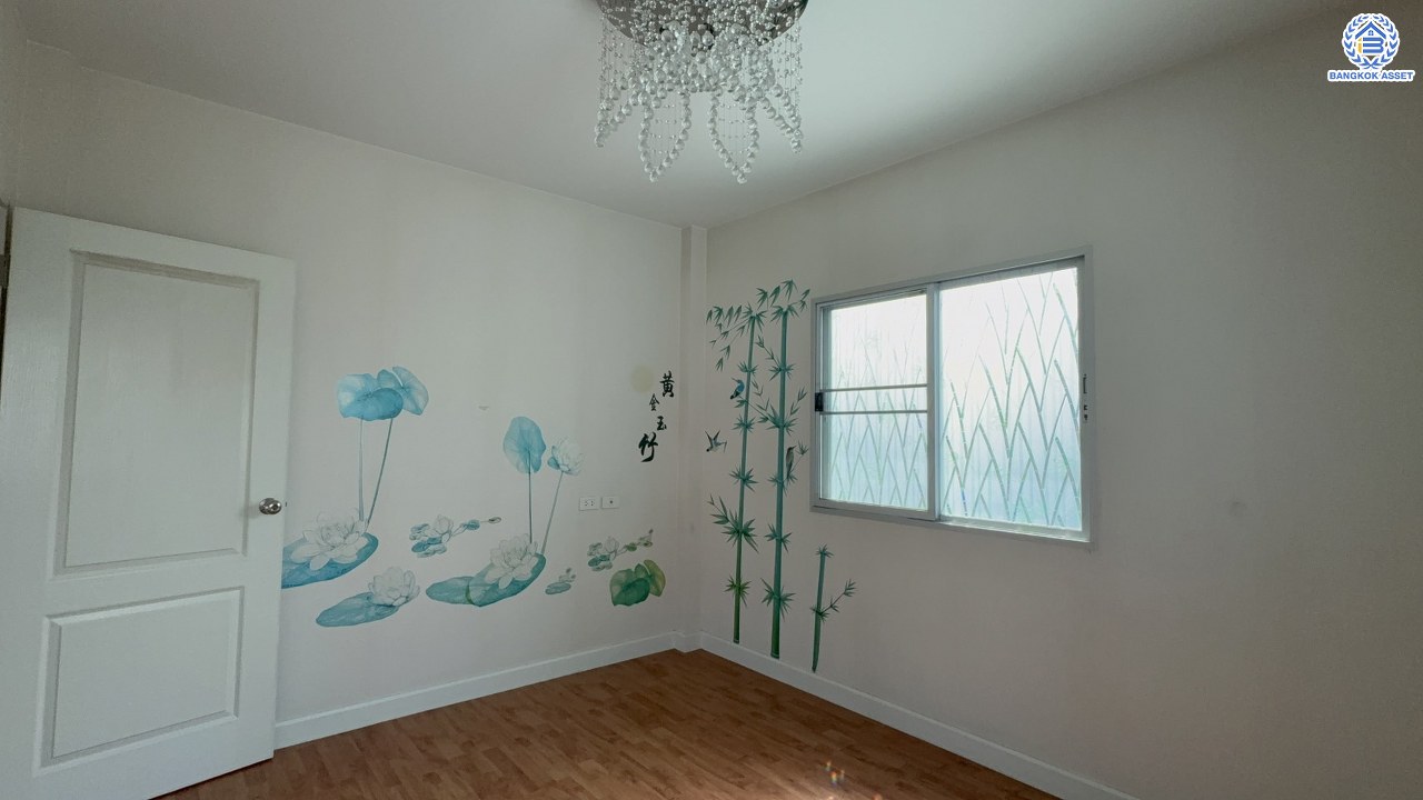 *****บ้านเดี่ยวมือสอง โครงการ ไลฟ์บางกอกบูเลอวาร์ด ราชพฤกษ์-จรัญ เนื้อที่ 76.90 ตร.ว. พื้นที่ใช้อสอย 180 ตร.ม. ฟังก์ชัน 3 ห้องนอน 3 ห้องน้ำ จอดรถได้ 2 คัน บนทำเลเชื่อมต่อทุกเส้นทาง ใกล้รถไฟฟ้าสายสีน้ำเงิน "สถานีบางหว้า" และจุดขึ้นทางด่วน "กาญจนาภิเษก"