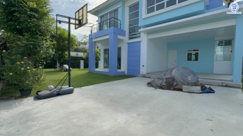 *****บ้านเดี่ยวมือสอง โครงการ ไลฟ์บางกอกบูเลอวาร์ด ราชพฤกษ์-จรัญ เนื้อที่ 76.90 ตร.ว. พื้นที่ใช้อสอย 180 ตร.ม. ฟังก์ชัน 3 ห้องนอน 3 ห้องน้ำ จอดรถได้ 2 คัน บนทำเลเชื่อมต่อทุกเส้นทาง ใกล้รถไฟฟ้าสายสีน้ำเงิน "สถานีบางหว้า" และจุดขึ้นทางด่วน "กาญจนาภิเษก"