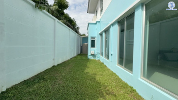 *****บ้านเดี่ยวมือสอง โครงการ ไลฟ์บางกอกบูเลอวาร์ด ราชพฤกษ์-จรัญ เนื้อที่ 76.90 ตร.ว. พื้นที่ใช้อสอย 180 ตร.ม. ฟังก์ชัน 3 ห้องนอน 3 ห้องน้ำ จอดรถได้ 2 คัน บนทำเลเชื่อมต่อทุกเส้นทาง ใกล้รถไฟฟ้าสายสีน้ำเงิน "สถานีบางหว้า" และจุดขึ้นทางด่วน "กาญจนาภิเษก"