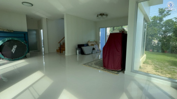 *****บ้านเดี่ยวมือสอง โครงการ ไลฟ์บางกอกบูเลอวาร์ด ราชพฤกษ์-จรัญ เนื้อที่ 76.90 ตร.ว. พื้นที่ใช้อสอย 180 ตร.ม. ฟังก์ชัน 3 ห้องนอน 3 ห้องน้ำ จอดรถได้ 2 คัน บนทำเลเชื่อมต่อทุกเส้นทาง ใกล้รถไฟฟ้าสายสีน้ำเงิน "สถานีบางหว้า" และจุดขึ้นทางด่วน "กาญจนาภิเษก"