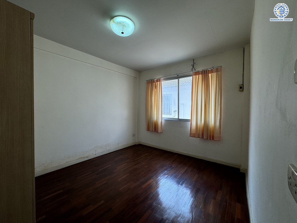 *****ทาวน์โฮมนนทบุรี 3 ชั้นมือสอง โครงการ ศุภาลัยวิลล์ รัตนาธิเบศร์ เนื้อที่ 18.00 ตร.ว. ฟังก์ชัน 3 ห้องนอน 3 ห้องน้ำ แถมฟรี! เครื่องปรับอากาศ เครื่องทำน้ำอุ่น เครื่องดูดควัน พร้อมเข้าอยู่ ทำเลเดินทางสะดวก เชื่อมต่อถนนรัตนาธิเบศร์ ถนนติวานนท์ ถนนเลี่ยงเมืองนนทบุรี เพียง 500 เมตร ถึงรถไฟฟ้าสายสีม่วง "สถานีศูนย์ราชการนนทบุรี"