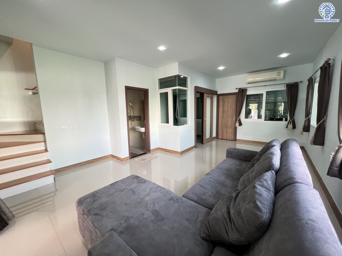 ทาวน์เฮ้าส์มือสองนนทบุรี โครงการ โกลเด้นทาวน์1 ปิ่นเกล้า-จรัญสนิทวงศ์ หลังมุม เนื้อที่ 29.30 ตร.ว. พื้นที่ใช้สอย 120 ตร.ม. ฟังก์ชัน 4 ห้องนอน 3 ห้องน้ำ 2 ที่จอดรถ แถมฟรี! เครื่องปรับอากาศ เดินทางสะดวกบนทำเลดีที่สุด เข้า-ออกหลายเส้นทาง ใกล้สายรถไฟฟ้าสายสีแดงอ่อน "สถานีบางบำหรุ" และจุดขึ้นทางด่วน "ศรีรัช" จองเลย!...