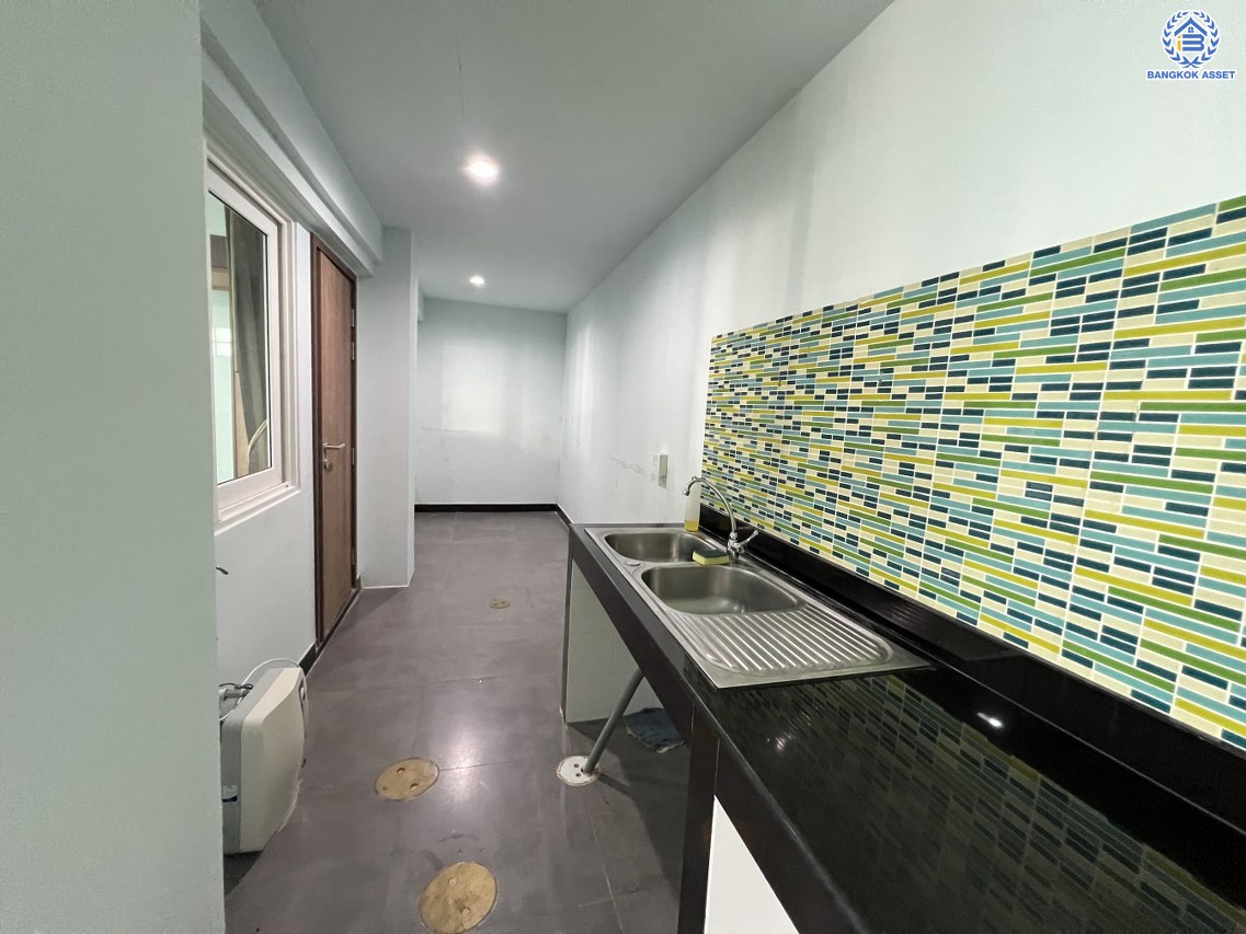 ทาวน์เฮ้าส์มือสองนนทบุรี โครงการ โกลเด้นทาวน์1 ปิ่นเกล้า-จรัญสนิทวงศ์ หลังมุม เนื้อที่ 29.30 ตร.ว. พื้นที่ใช้สอย 120 ตร.ม. ฟังก์ชัน 4 ห้องนอน 3 ห้องน้ำ 2 ที่จอดรถ แถมฟรี! เครื่องปรับอากาศ เดินทางสะดวกบนทำเลดีที่สุด เข้า-ออกหลายเส้นทาง ใกล้สายรถไฟฟ้าสายสีแดงอ่อน "สถานีบางบำหรุ" และจุดขึ้นทางด่วน "ศรีรัช" จองเลย!...