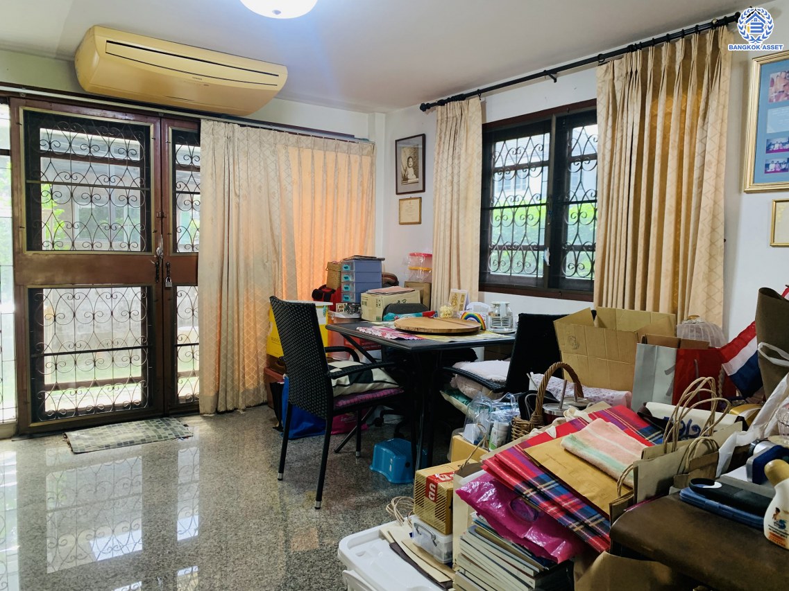 *****บ้านเดี่ยวมือสอง โครงการ ศุภาลัย ออร์คิด ปาร์ค2 กาญจนาภิเษก เนื้อที่ 69.60 ตร.ว. พื้นที่ใช้สอย 200 ตร.ม. ฟังก์ชัน 4 ห้องนอน 3 ห้องน้ำ 2 ที่จอดรถ แถมฟรี! เครื่องปรับอากาศ เครื่องทำน้ำอุ่น การเดินทางสะดวก เชื่อมต่อถนนราชพฤกษ์ ถนนบรมราชชนนี ถนนจรัญสนิทวงศ์ ใกล้รถไฟฟ้าสายสีน้ำเงิน "สถานีหลักสอง" และจุดขึ้นทางด่วน "ศรีรัช"