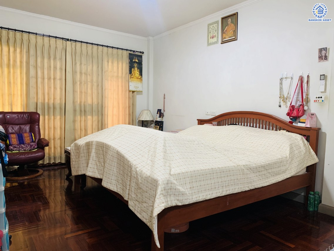 *****บ้านเดี่ยวมือสอง โครงการ ศุภาลัย ออร์คิด ปาร์ค2 กาญจนาภิเษก เนื้อที่ 69.60 ตร.ว. พื้นที่ใช้สอย 200 ตร.ม. ฟังก์ชัน 4 ห้องนอน 3 ห้องน้ำ 2 ที่จอดรถ แถมฟรี! เครื่องปรับอากาศ เครื่องทำน้ำอุ่น การเดินทางสะดวก เชื่อมต่อถนนราชพฤกษ์ ถนนบรมราชชนนี ถนนจรัญสนิทวงศ์ ใกล้รถไฟฟ้าสายสีน้ำเงิน "สถานีหลักสอง" และจุดขึ้นทางด่วน "ศรีรัช"