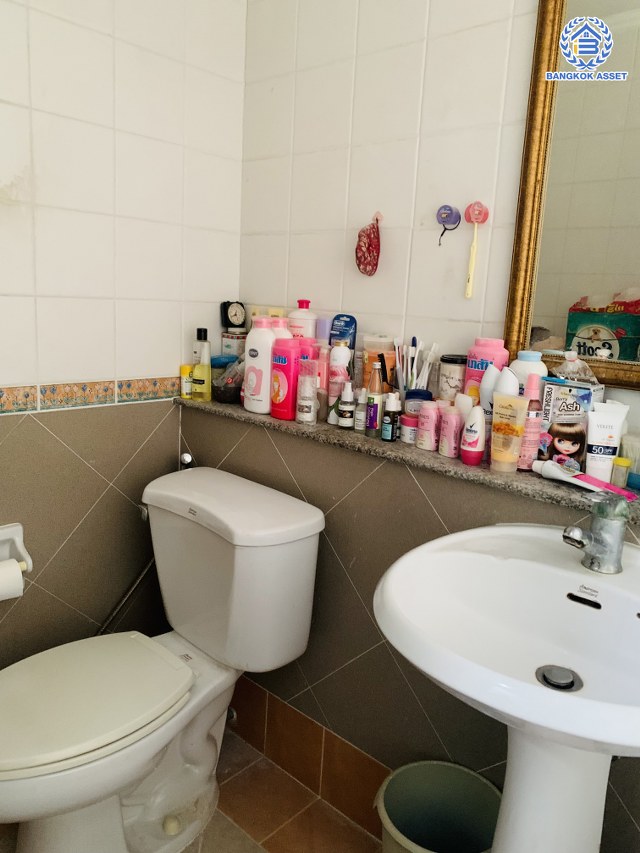 *****บ้านเดี่ยวมือสอง โครงการ ศุภาลัย ออร์คิด ปาร์ค2 กาญจนาภิเษก เนื้อที่ 69.60 ตร.ว. พื้นที่ใช้สอย 200 ตร.ม. ฟังก์ชัน 4 ห้องนอน 3 ห้องน้ำ 2 ที่จอดรถ แถมฟรี! เครื่องปรับอากาศ เครื่องทำน้ำอุ่น การเดินทางสะดวก เชื่อมต่อถนนราชพฤกษ์ ถนนบรมราชชนนี ถนนจรัญสนิทวงศ์ ใกล้รถไฟฟ้าสายสีน้ำเงิน "สถานีหลักสอง" และจุดขึ้นทางด่วน "ศรีรัช"