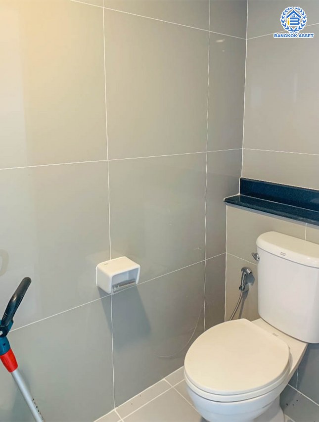 *****บ้านเดี่ยวมือสอง โครงการ ชวนชื่นแกรนด์ เอกชัย-บางบอน เนื้อที่ 100 ตร.ว. ฟังก์ชัน 4 ห้องนอน 4 ห้องน้ำ 2 ที่จอดรถ เนื้อที่ 100 ตร.ว. พื้นที่ใช้สอย 168 ตร.ม. แถมฟรี เครื่องปรับอากาศ 5 เครื่อง โครงการบนทำเลดี เชื่อมต่อถนนเอกชัย ถนนพระราม2 ใกล้รถไฟฟ้าสายสีน้ำเงิน "สถานีสถานีหลักสอง" และจุดขึ้นทางด่วน "กาญจนาภิเษก"